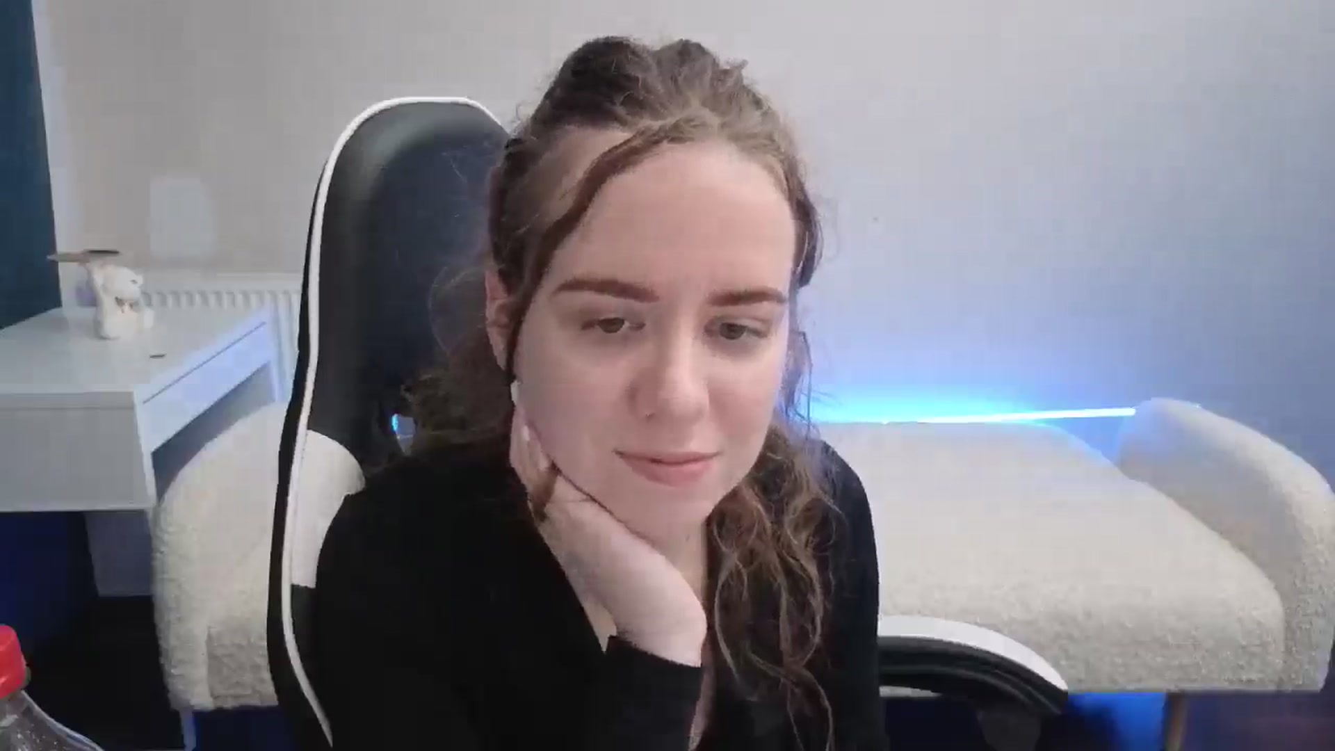 Gallery image thumbnail from BlueFlowerr's myfreecams stream on, 03/03/2026, 01:25 image 8 of 20