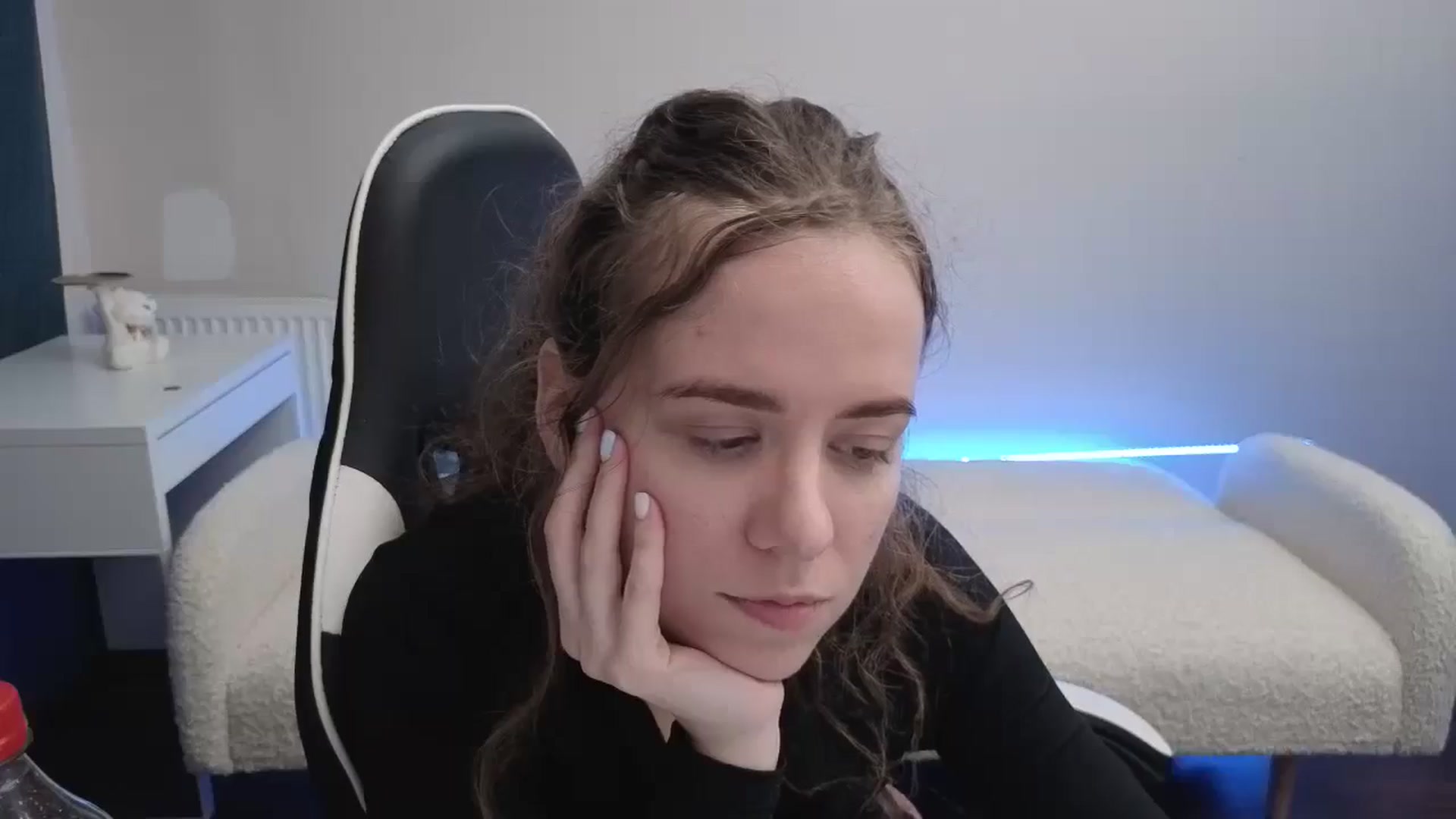 Gallery image thumbnail from BlueFlowerr's myfreecams stream on, 03/03/2026, 01:25 image 5 of 20