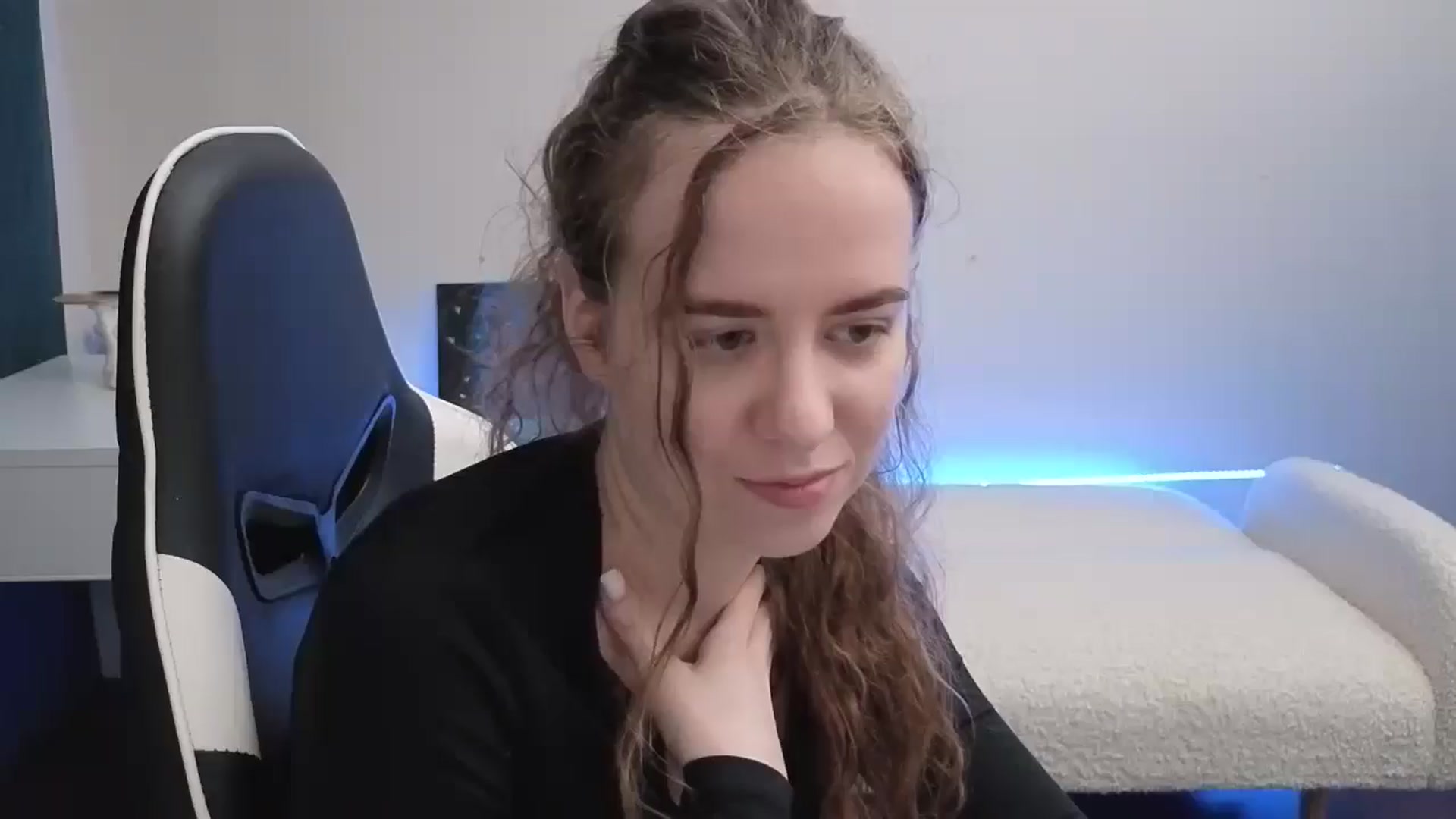 Gallery image thumbnail from BlueFlowerr's myfreecams stream on, 03/03/2026, 04:28 image 7 of 20