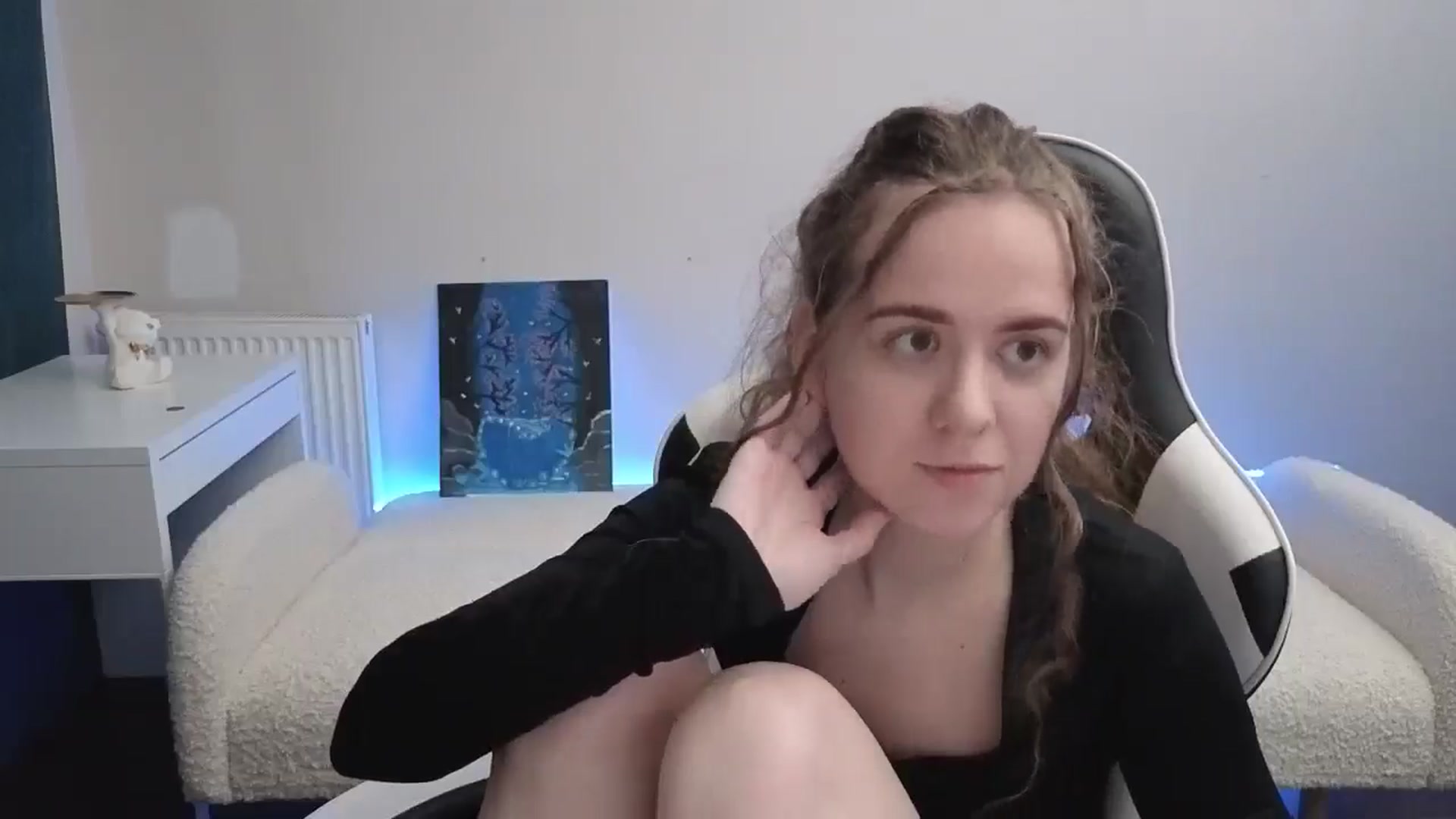 Gallery image thumbnail from BlueFlowerr's myfreecams stream on, 03/03/2026, 04:28 image 3 of 20