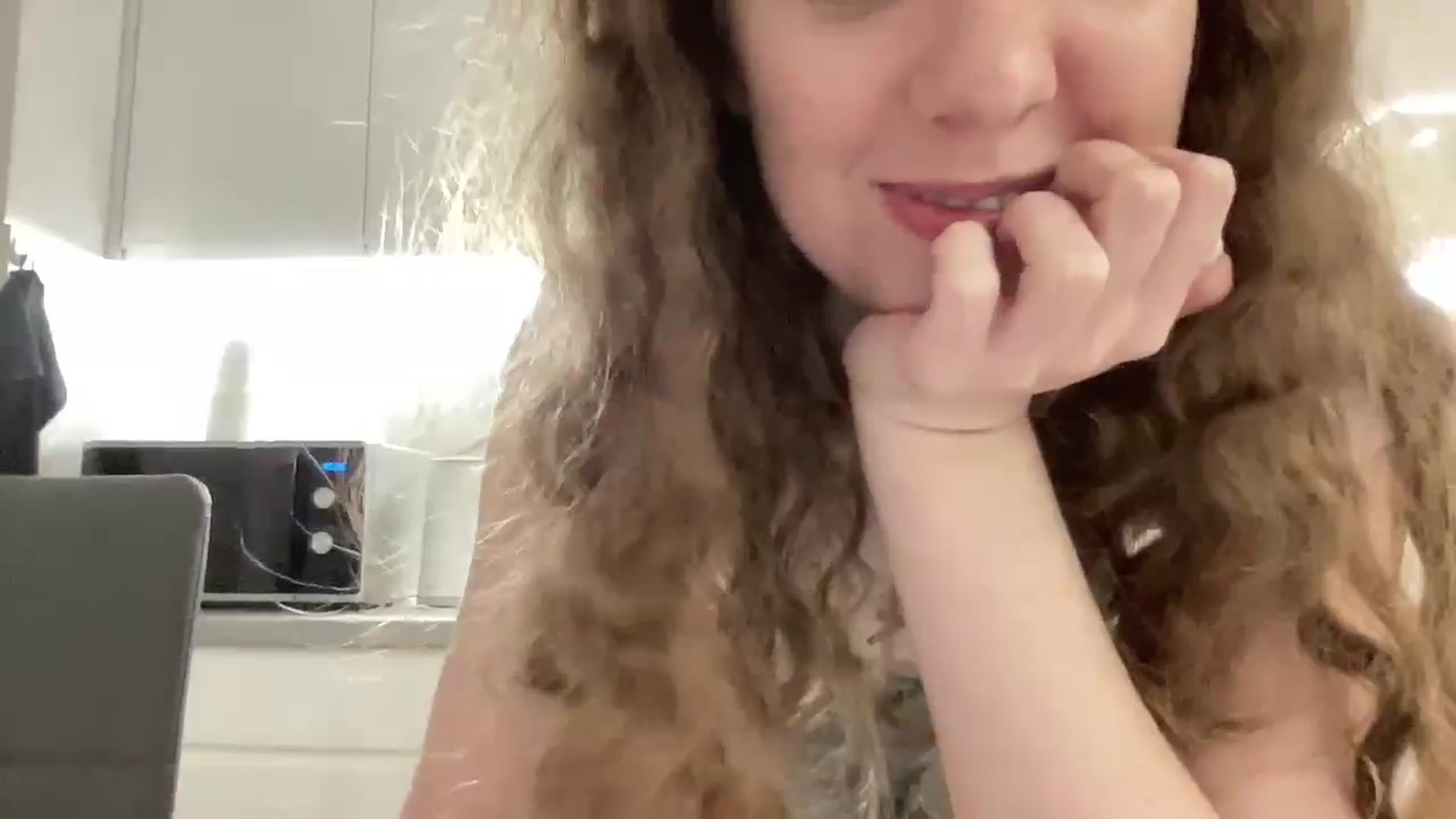 Gallery image thumbnail from BlueFlowerr's myfreecams stream on, 03/08/2026, 03:32 image 14 of 20