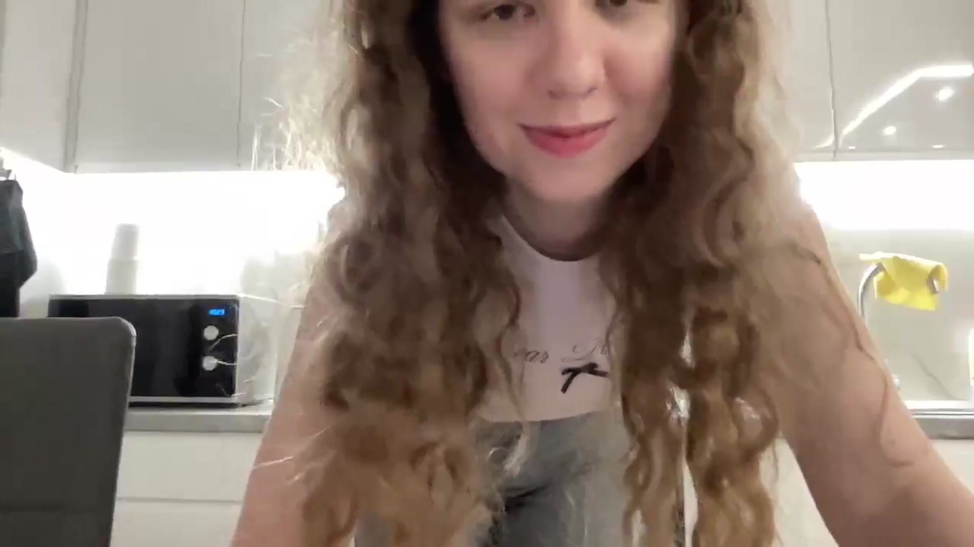 Gallery image thumbnail from BlueFlowerr's myfreecams stream on, 03/08/2026, 03:32 image 18 of 20