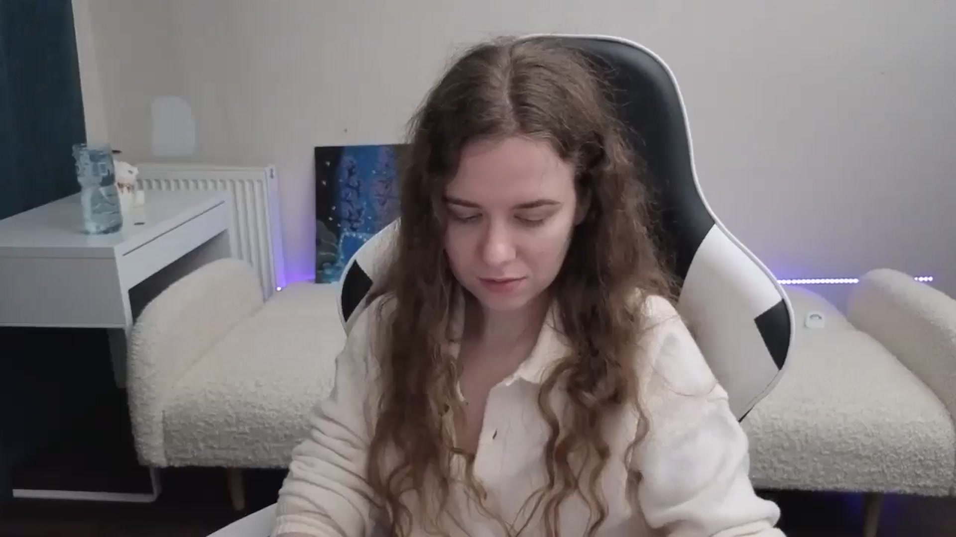 Gallery image thumbnail from BlueFlowerr's myfreecams stream on, 03/09/2026, 24:01 image 10 of 20