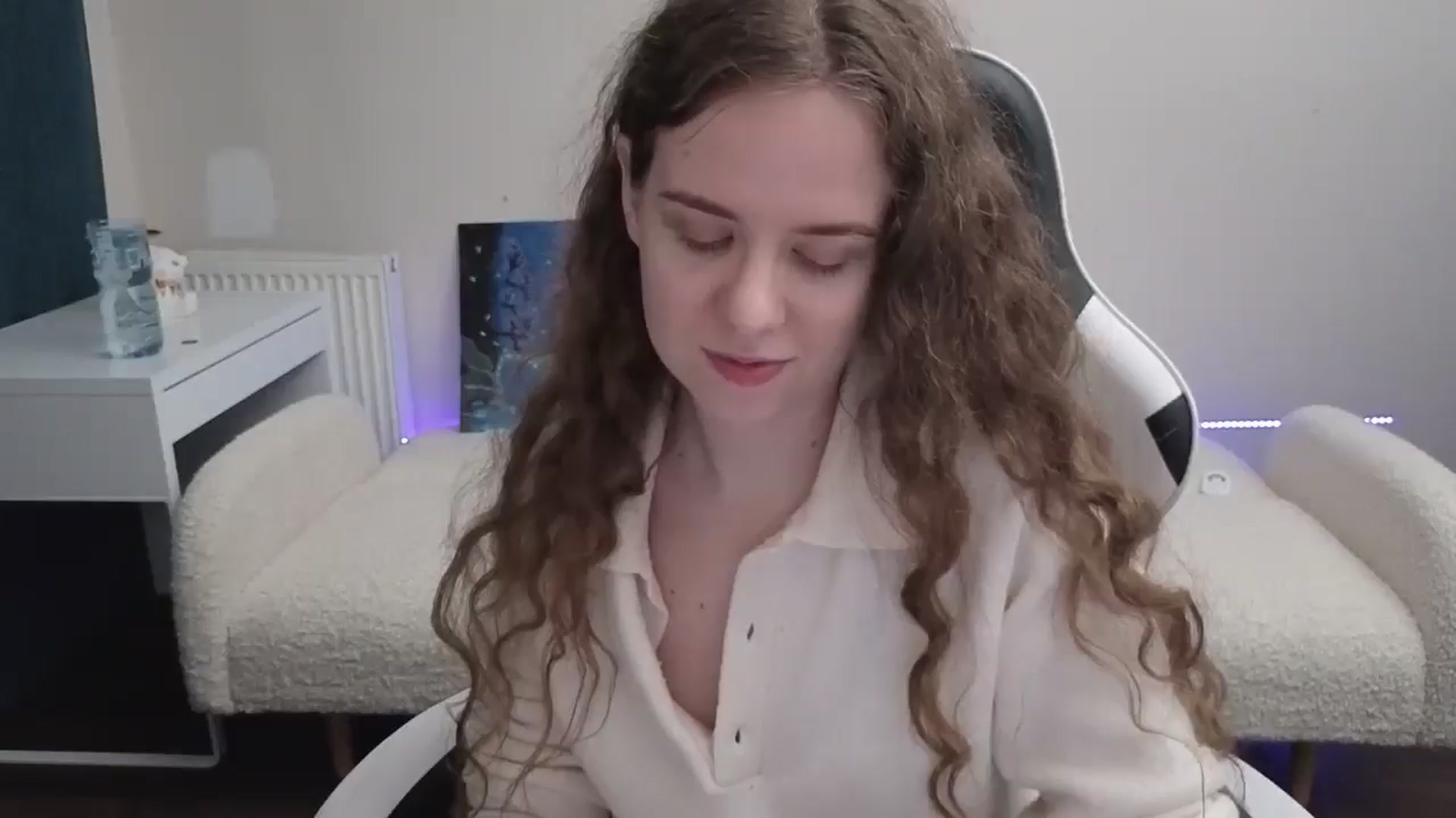 Gallery image thumbnail from BlueFlowerr's myfreecams stream on, 03/09/2026, 24:01 image 20 of 20