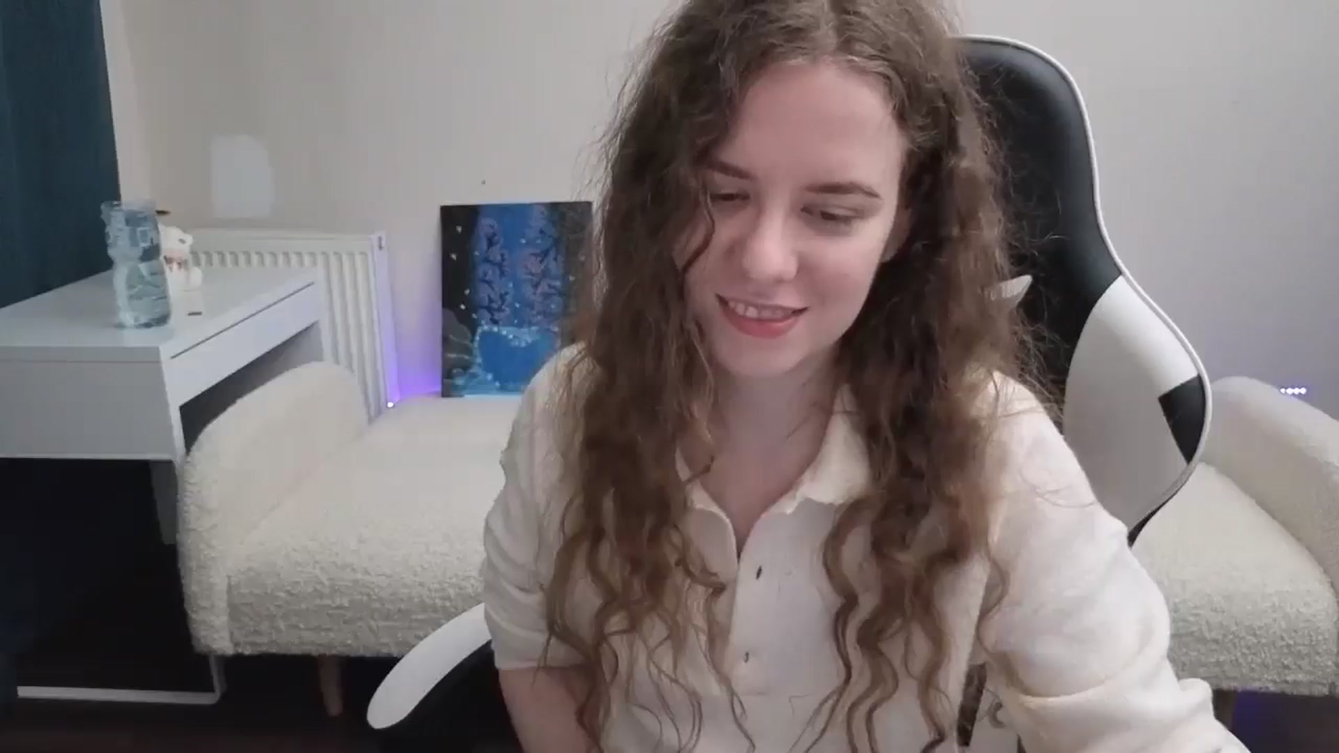 Gallery image thumbnail from BlueFlowerr's myfreecams stream on, 03/09/2026, 24:01 image 7 of 20