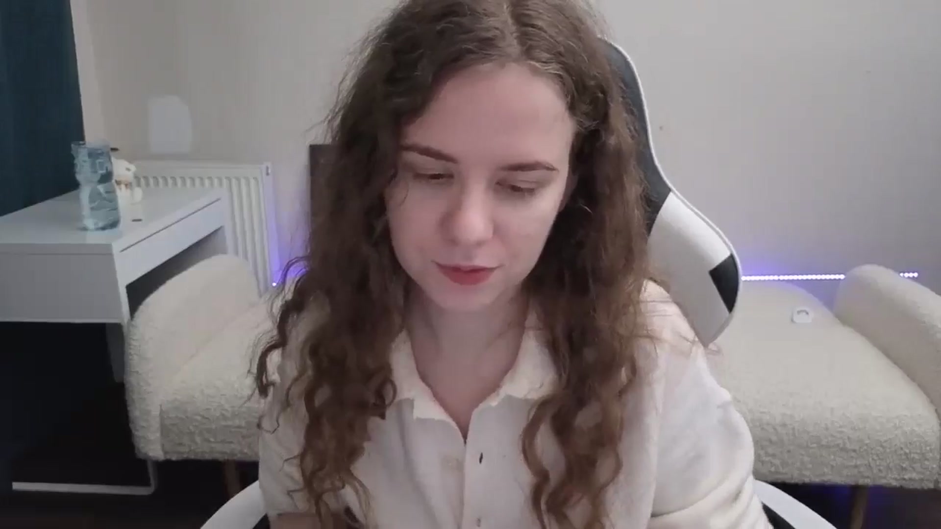 Gallery image thumbnail from BlueFlowerr's myfreecams stream on, 03/09/2026, 24:01 image 6 of 20