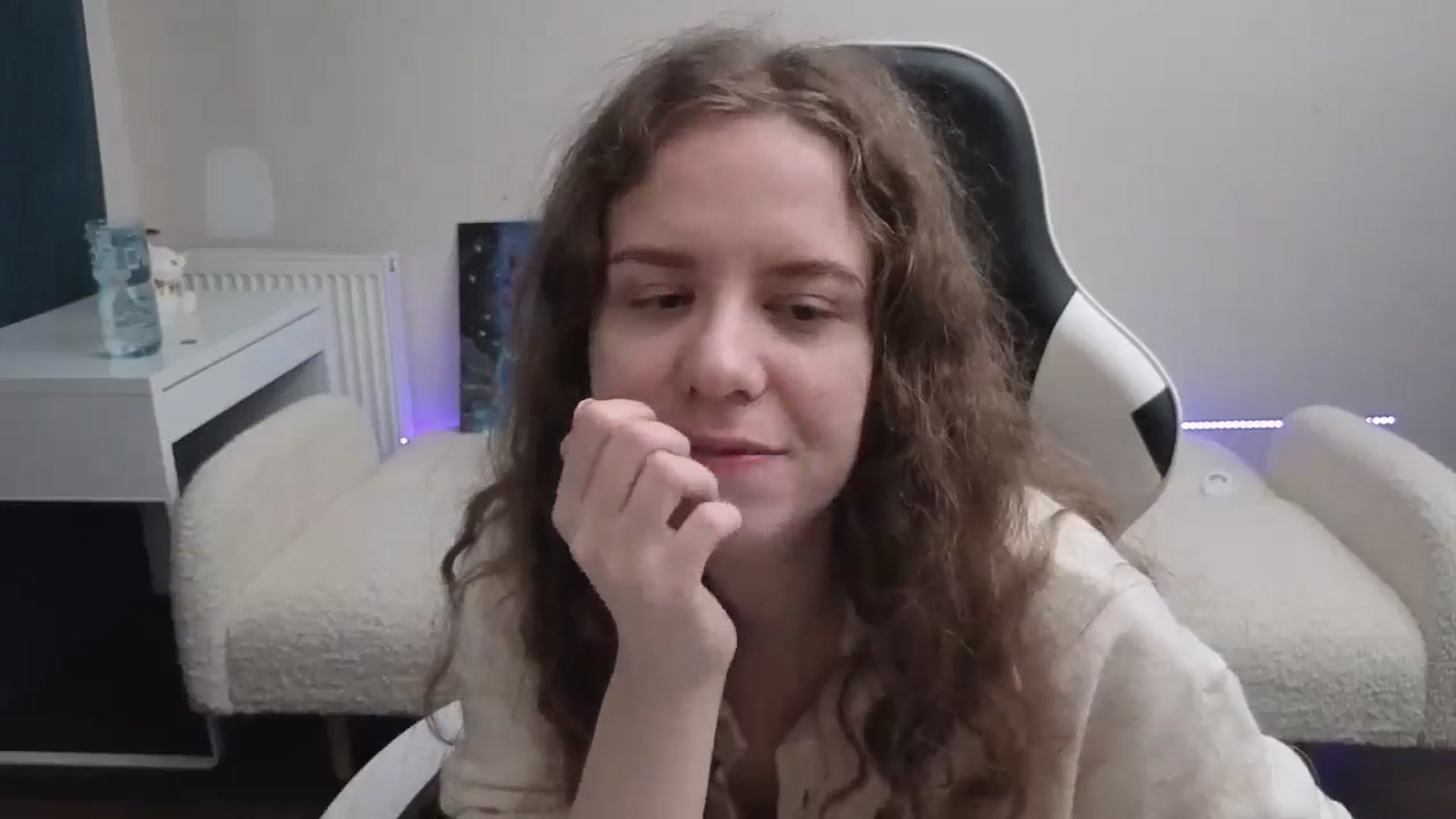 Gallery image thumbnail from BlueFlowerr's myfreecams stream on, 03/09/2026, 24:01 image 18 of 20