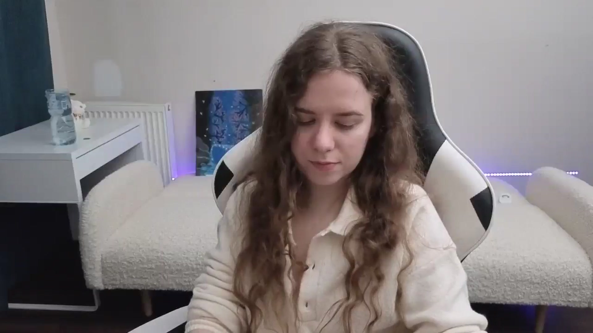 Gallery image thumbnail from BlueFlowerr's myfreecams stream on, 03/09/2026, 24:01 image 12 of 20