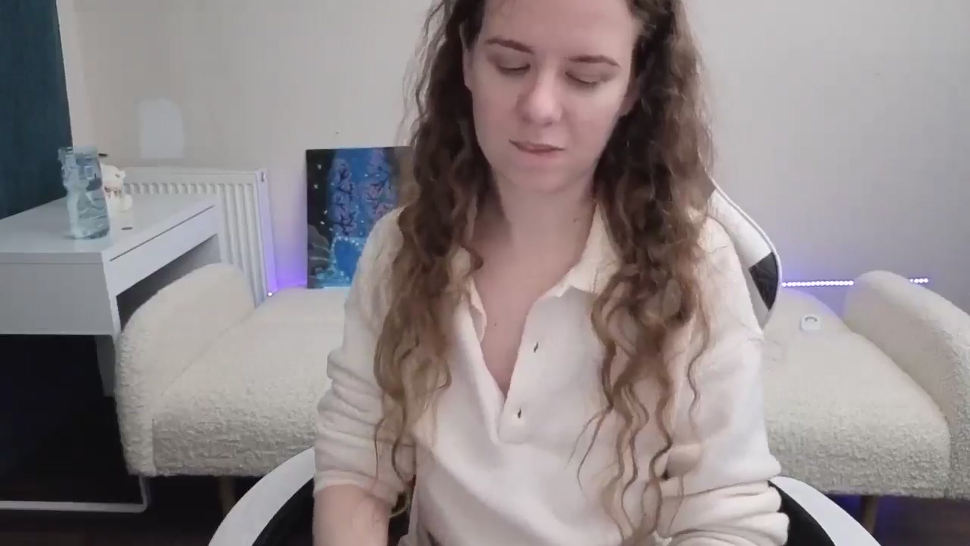 Gallery image thumbnail from BlueFlowerr's myfreecams stream on, 03/09/2026, 24:01 image 16 of 20