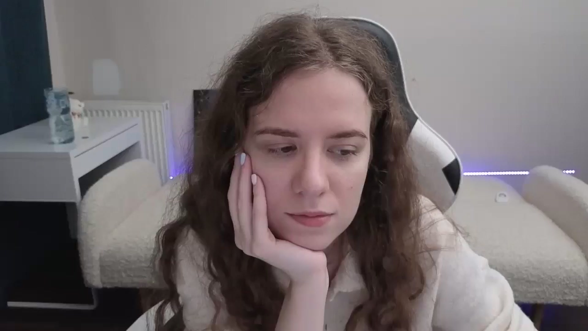 Gallery image thumbnail from BlueFlowerr's myfreecams stream on, 03/09/2026, 24:01 image 5 of 20