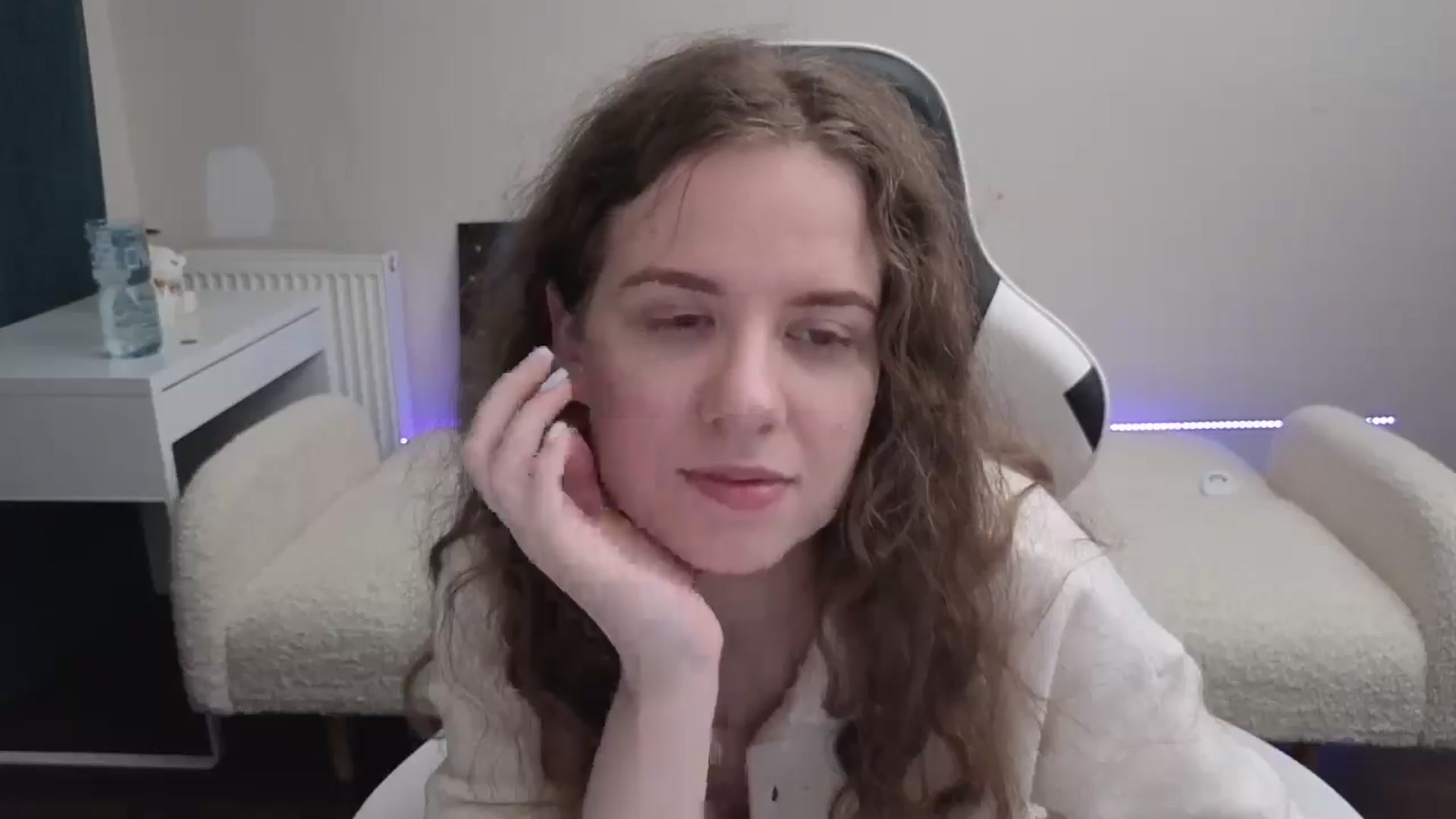 Gallery image thumbnail from BlueFlowerr's myfreecams stream on, 03/09/2026, 24:01 image 17 of 20