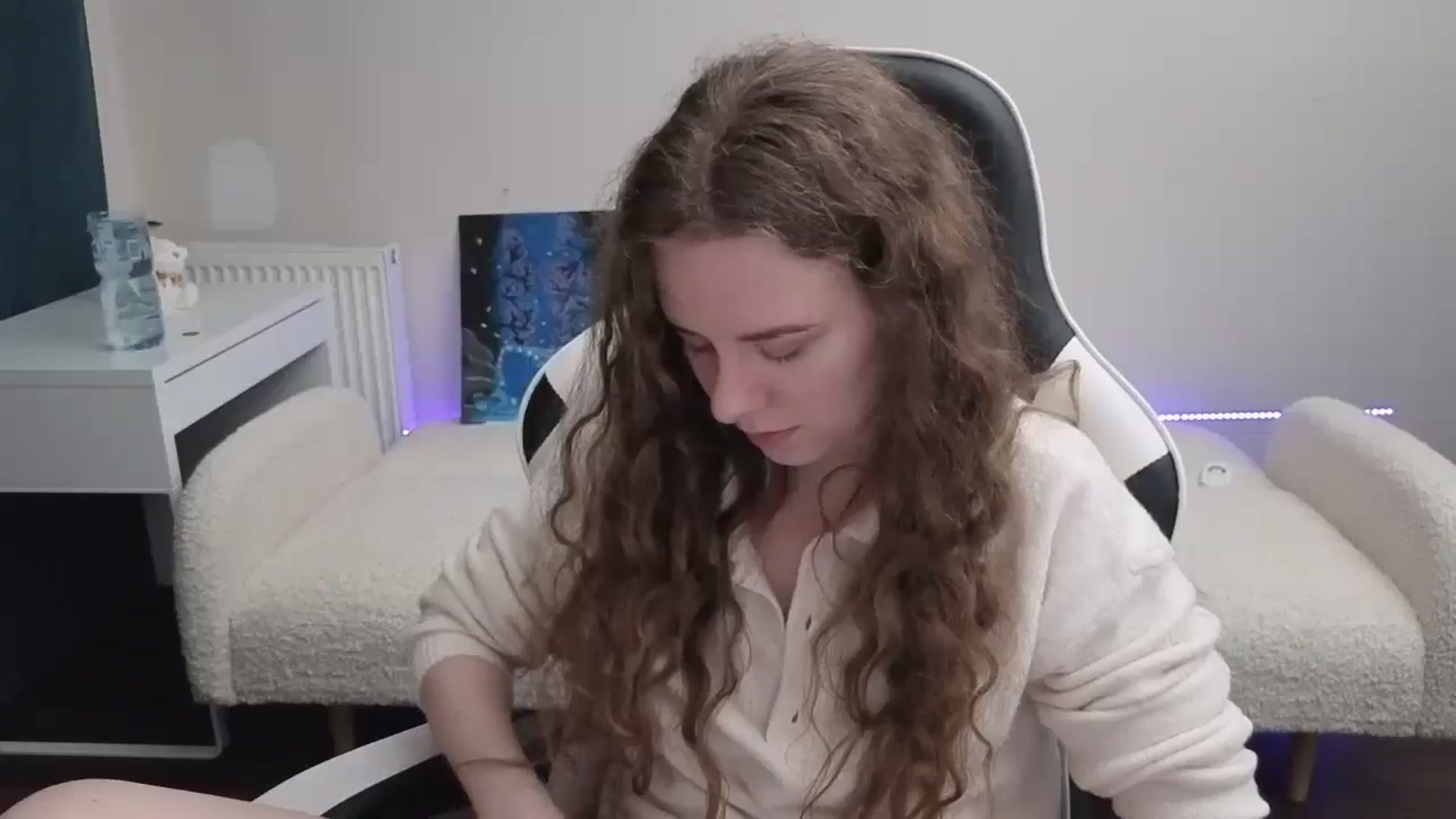 Gallery image thumbnail from BlueFlowerr's myfreecams stream on, 03/09/2026, 02:58 image 8 of 20
