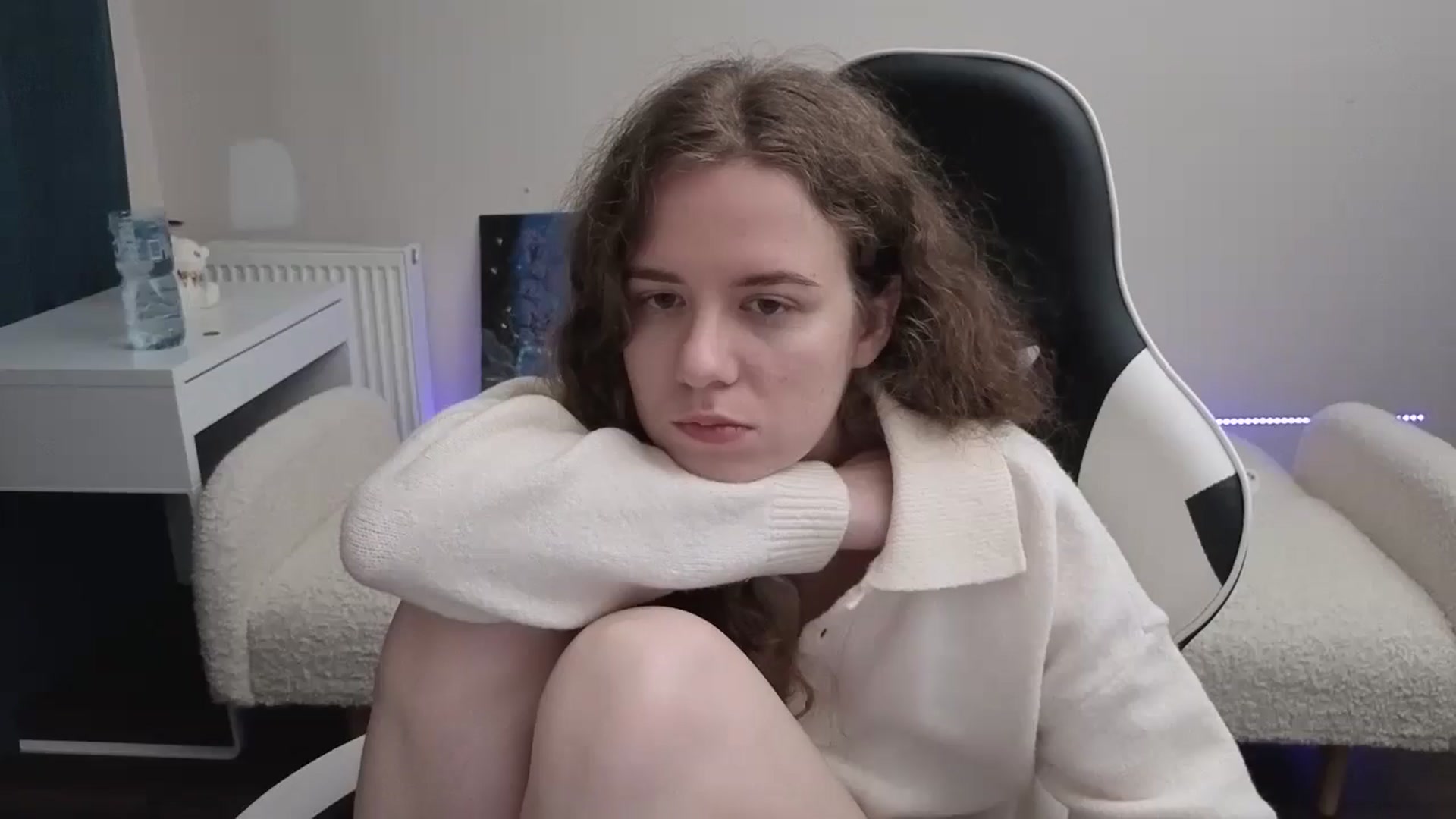 Gallery image thumbnail from BlueFlowerr's myfreecams stream on, 03/09/2026, 02:58 image 16 of 20