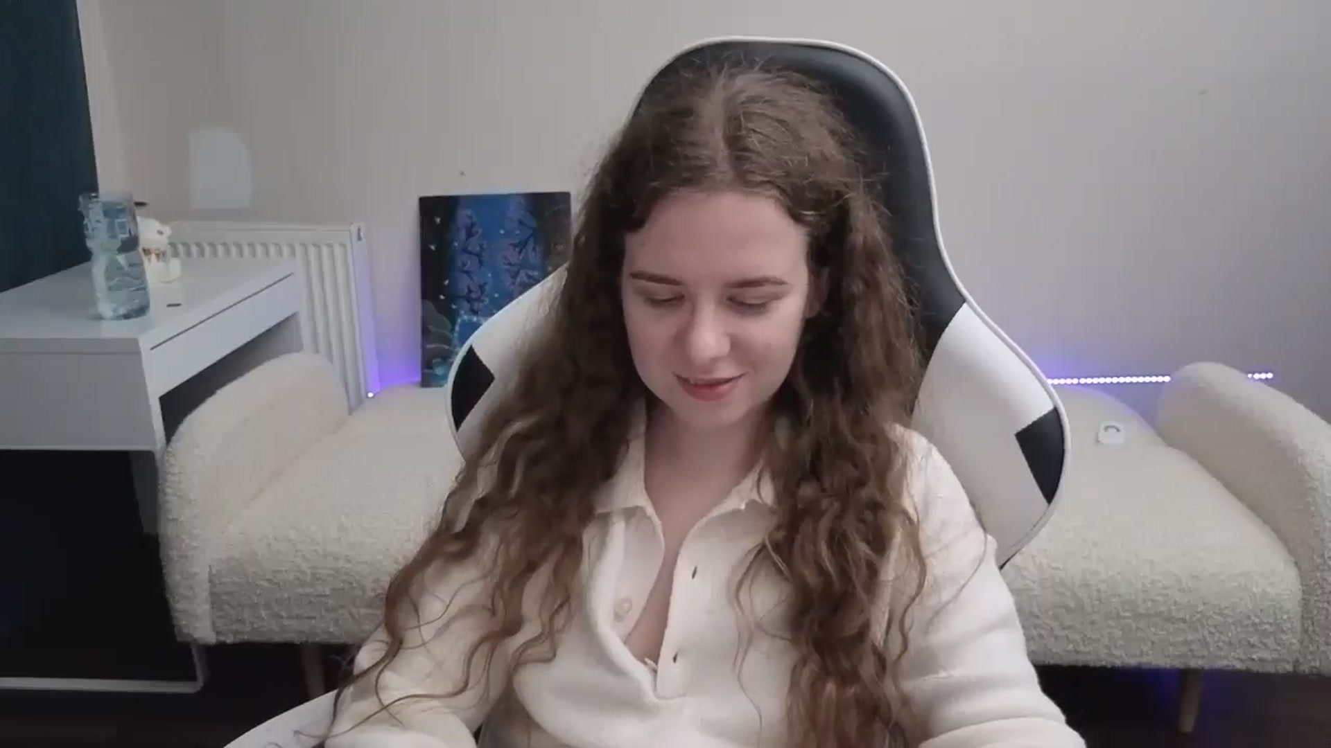 Gallery image thumbnail from BlueFlowerr's myfreecams stream on, 03/09/2026, 02:58 image 2 of 20