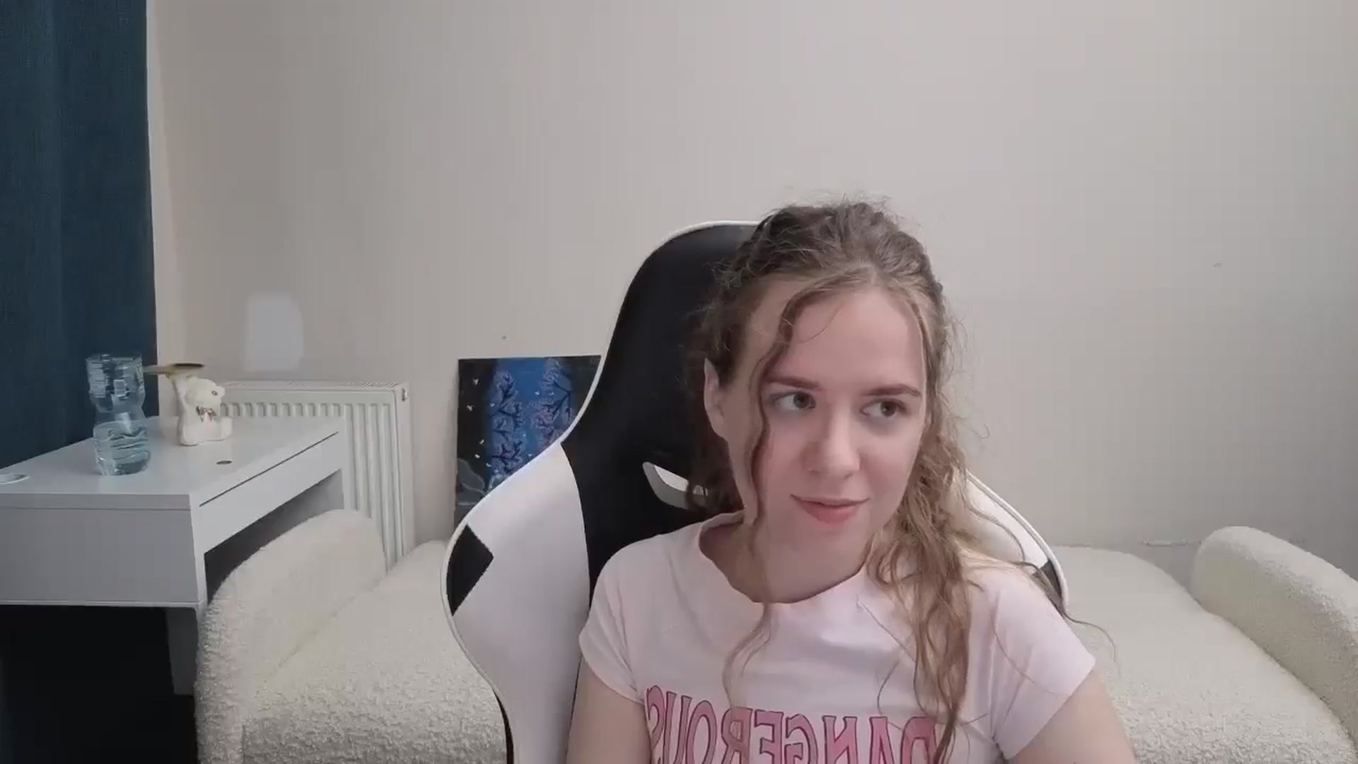 Gallery image thumbnail from BlueFlowerr's myfreecams stream on, 03/11/2026, 23:06 image 3 of 20