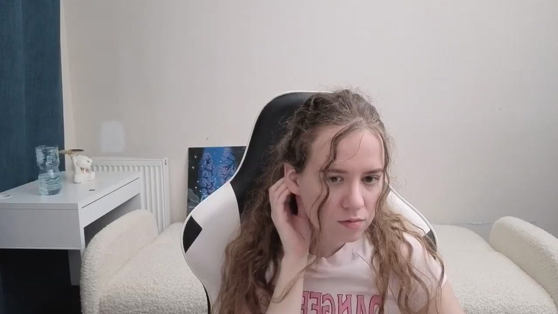 Gallery image thumbnail from BlueFlowerr's myfreecams stream on, 03/11/2026, 23:06 image 6 of 20