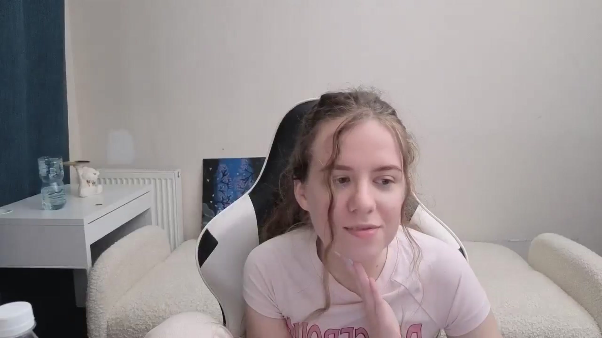 Gallery image thumbnail from BlueFlowerr's myfreecams stream on, 03/11/2026, 23:06 image 17 of 20