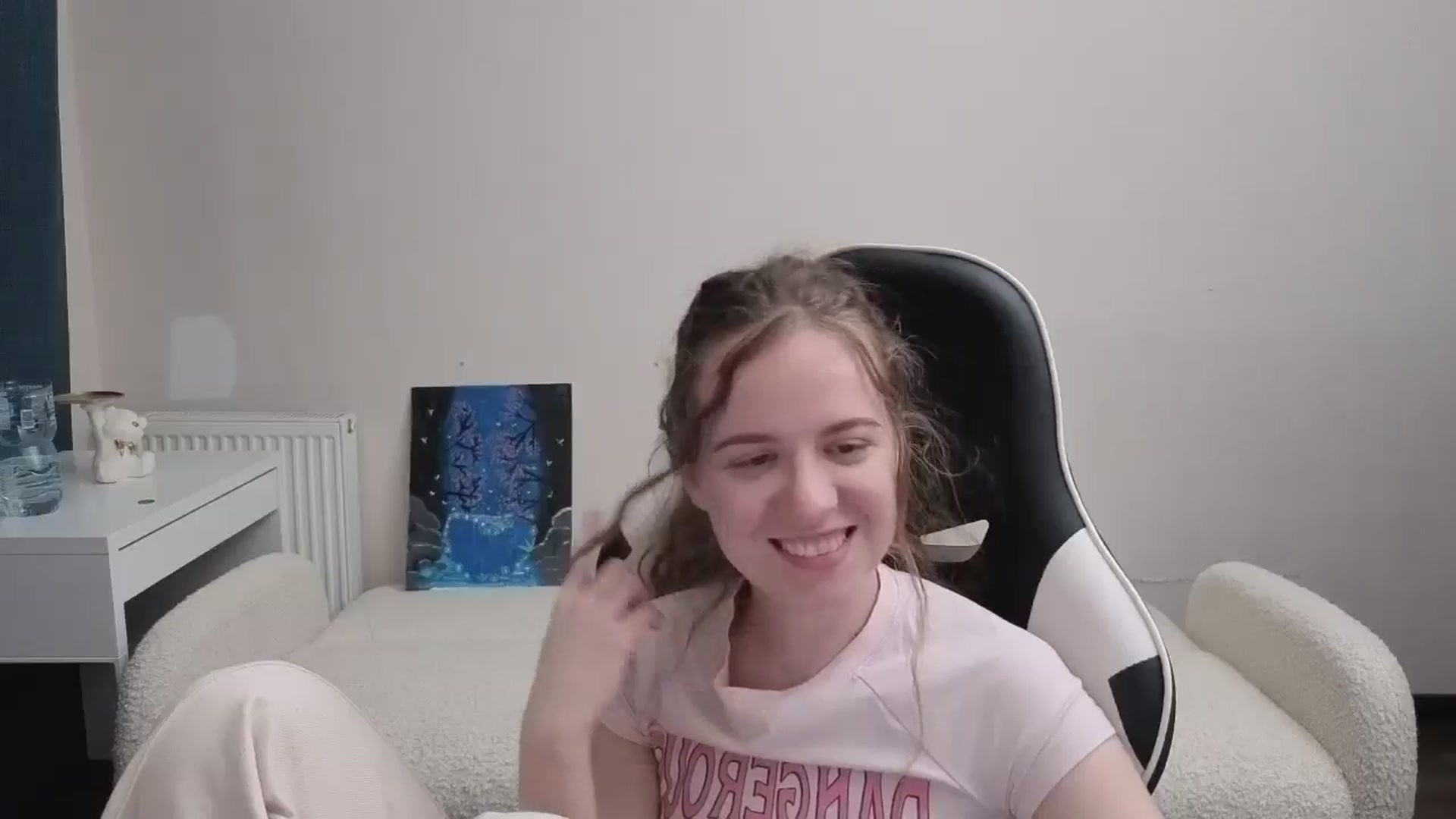 Gallery image thumbnail from BlueFlowerr's myfreecams stream on, 03/12/2026, 01:52 image 4 of 20