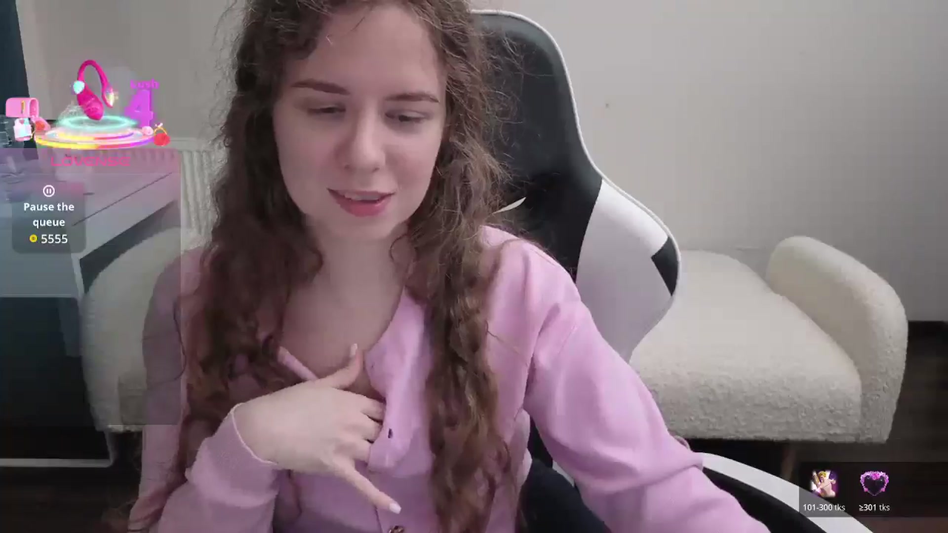 Gallery image thumbnail from BlueFlowerr's myfreecams stream on, 03/12/2026, 23:01 image 4 of 20