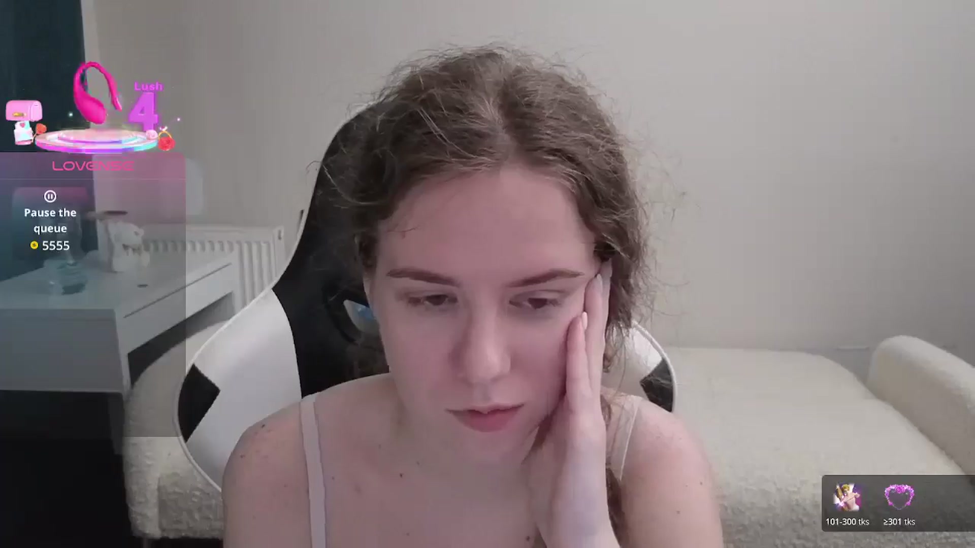 Gallery image thumbnail from BlueFlowerr's myfreecams stream on, 03/14/2026, 04:16 image 5 of 20