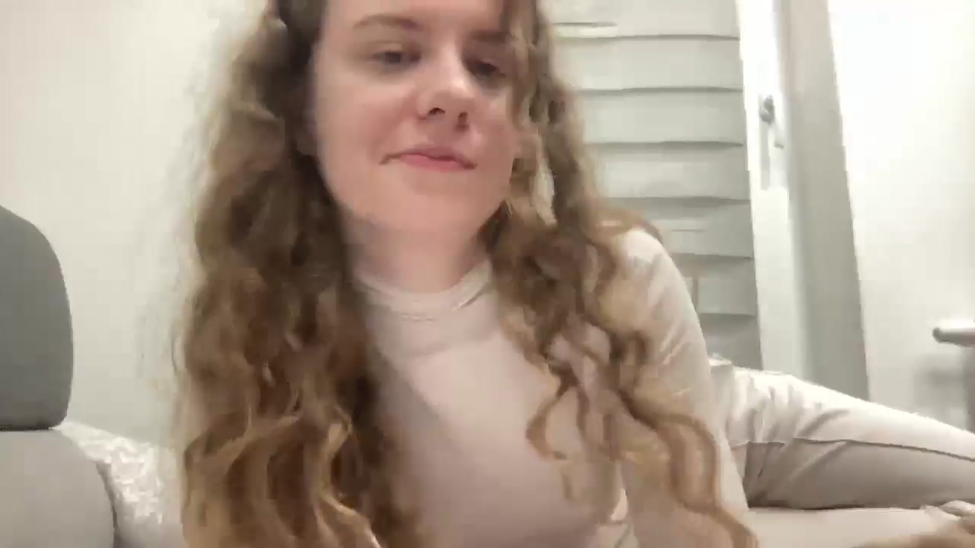 Gallery image thumbnail from BlueFlowerr's myfreecams stream on, 03/15/2026, 04:17 image 18 of 20