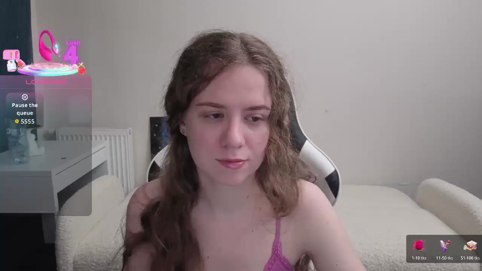 Gallery image thumbnail from BlueFlowerr's myfreecams stream on, 03/17/2026, 16:50 image 4 of 20
