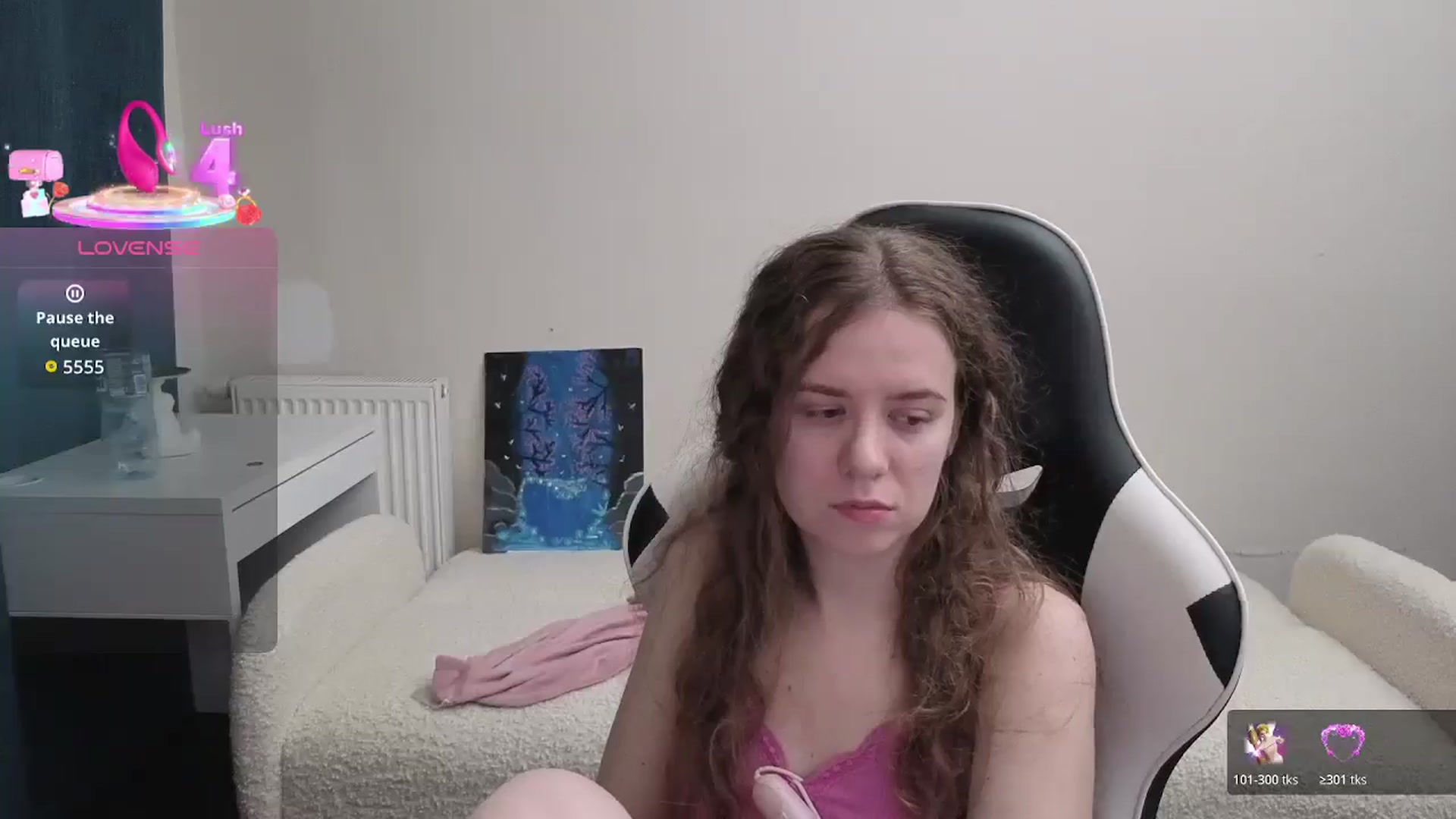 Gallery image thumbnail from BlueFlowerr's myfreecams stream on, 03/17/2026, 23:01 image 5 of 20