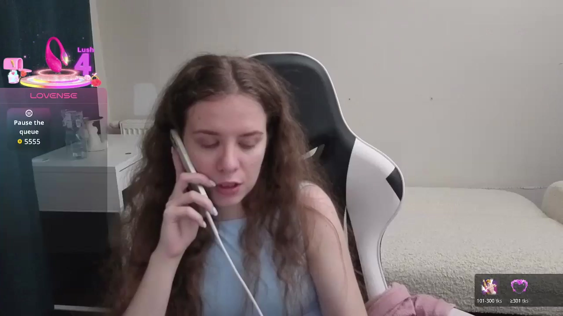Gallery image thumbnail from BlueFlowerr's myfreecams stream on, 03/20/2026, 01:58 image 9 of 20