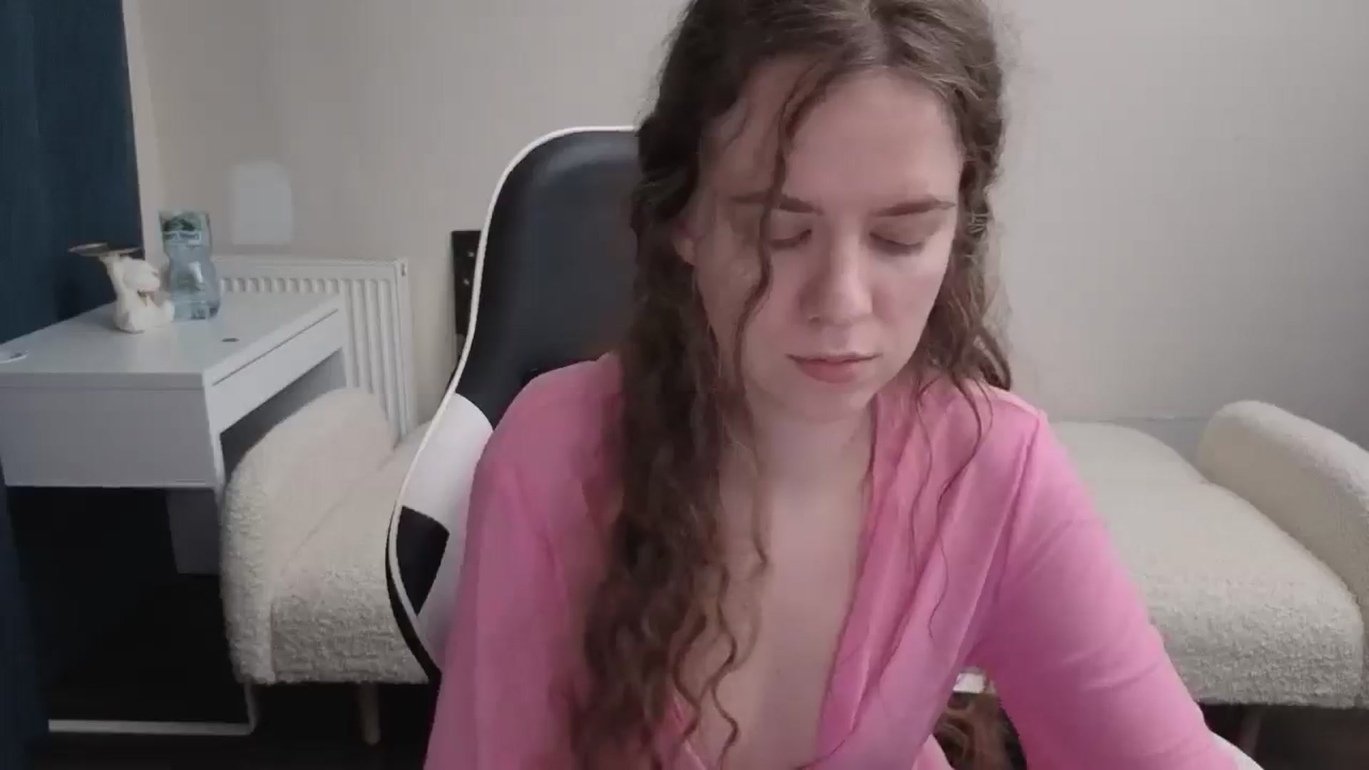 Gallery image thumbnail from BlueFlowerr's myfreecams stream on, 03/22/2026, 18:40 image 15 of 20