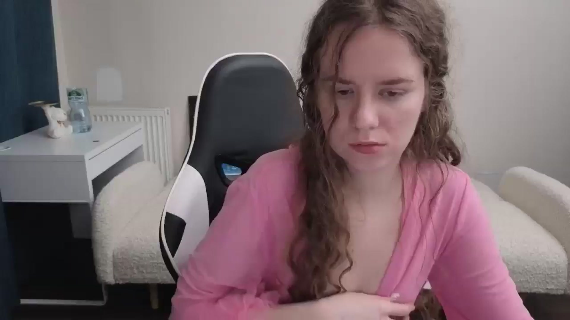 Gallery image thumbnail from BlueFlowerr's myfreecams stream on, 03/22/2026, 18:40 image 19 of 20