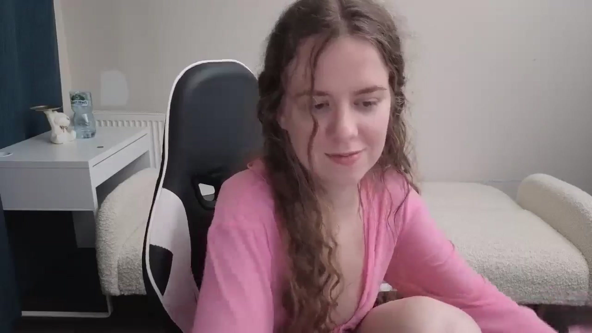 Gallery image thumbnail from BlueFlowerr's myfreecams stream on, 03/22/2026, 18:40 image 10 of 20