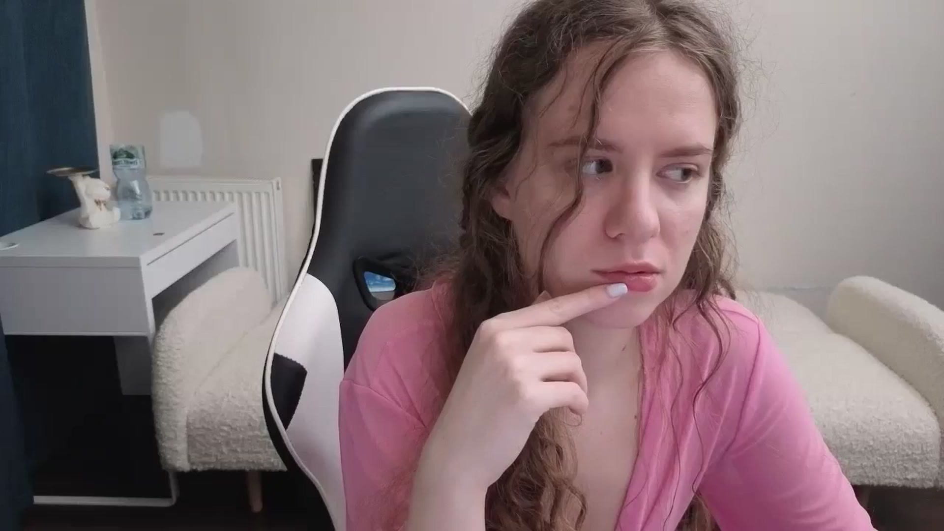 Gallery image thumbnail from BlueFlowerr's myfreecams stream on, 03/22/2026, 18:40 image 18 of 20