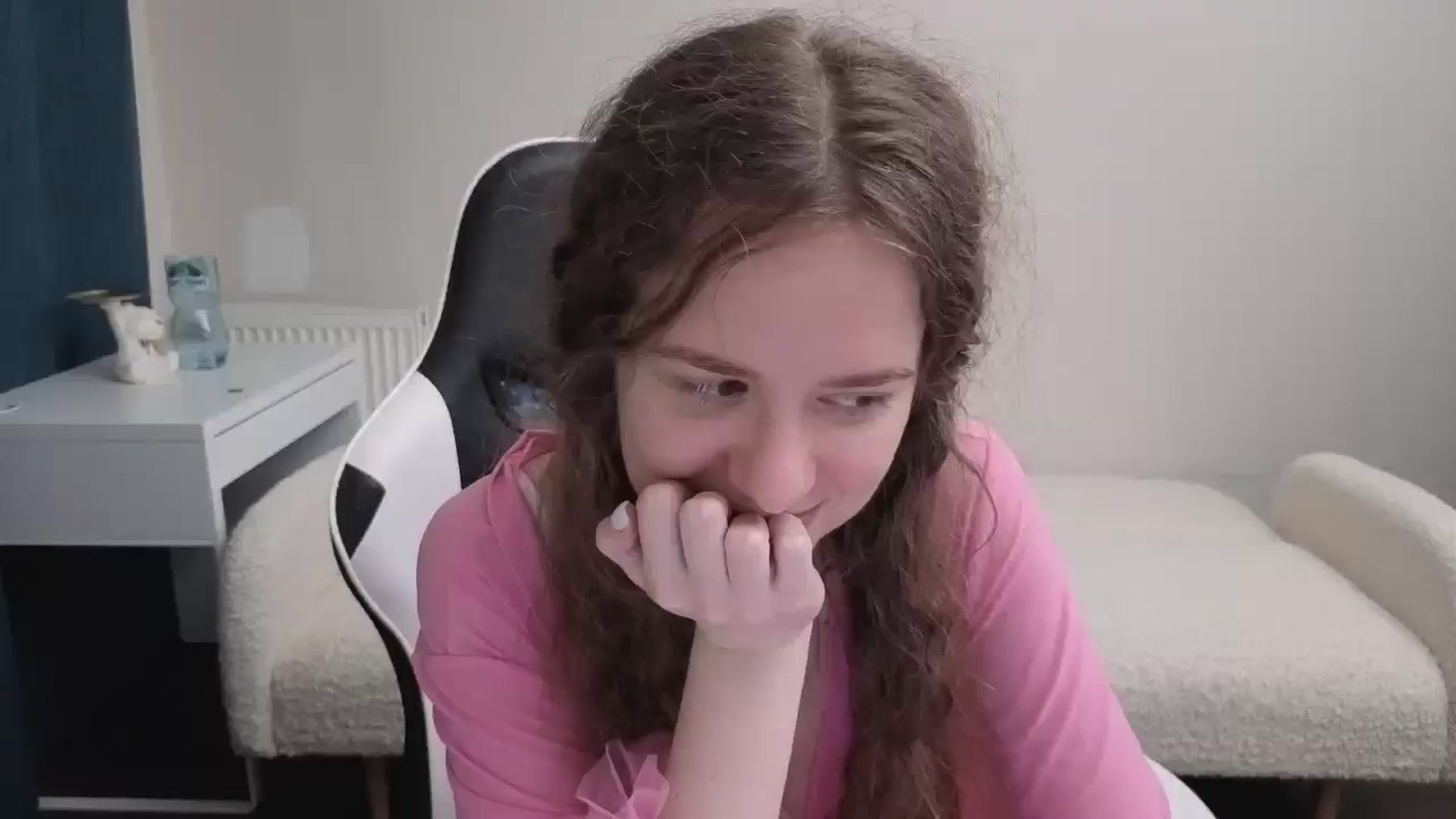 Gallery image thumbnail from BlueFlowerr's myfreecams stream on, 03/22/2026, 23:52 image 16 of 20