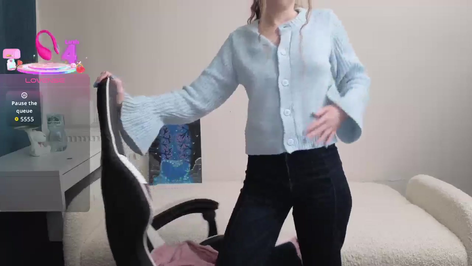 Gallery image thumbnail from BlueFlowerr's myfreecams stream on, 03/24/2026, 20:56 image 13 of 20