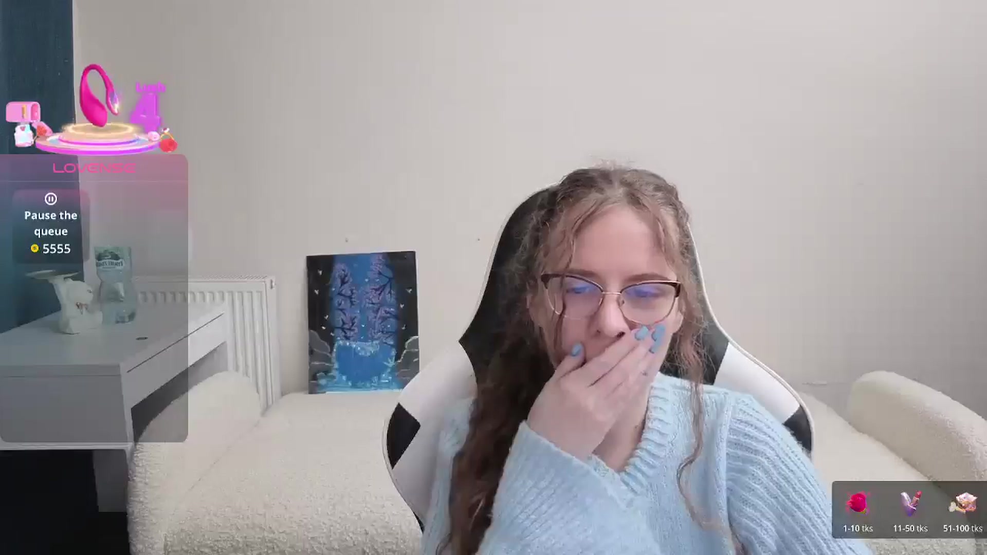 Gallery image thumbnail from BlueFlowerr's myfreecams stream on, 03/24/2026, 22:34 image 13 of 20