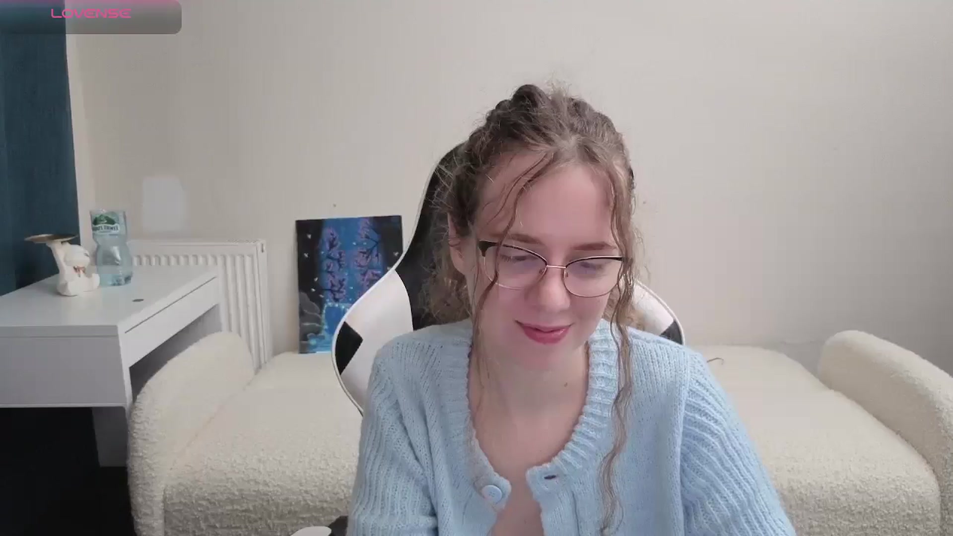 Gallery image thumbnail from BlueFlowerr's myfreecams stream on, 03/25/2026, 24:52 image 14 of 20