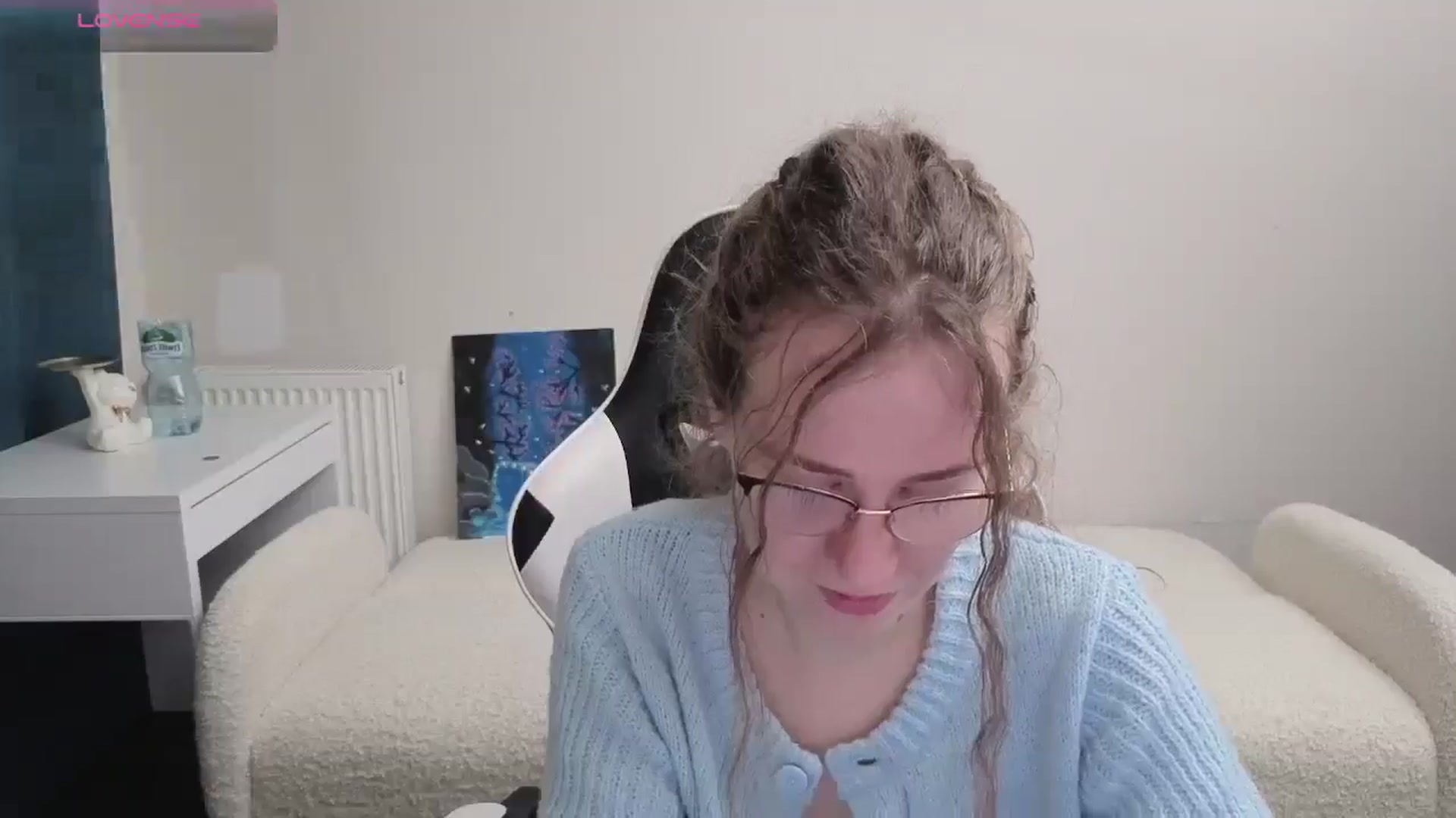 Gallery image thumbnail from BlueFlowerr's myfreecams stream on, 03/25/2026, 24:52 image 13 of 20