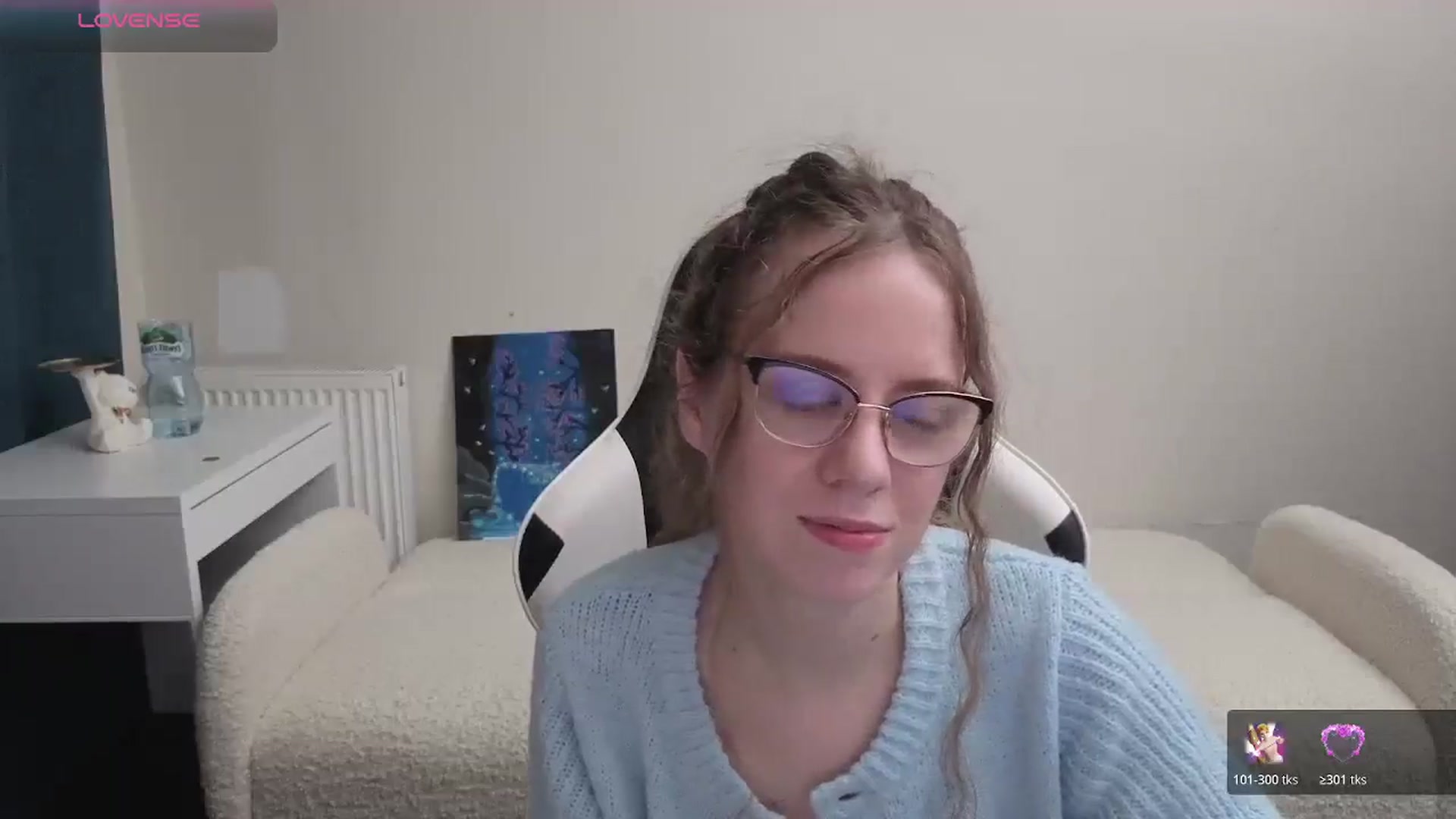 Gallery image thumbnail from BlueFlowerr's myfreecams stream on, 03/25/2026, 24:52 image 19 of 20