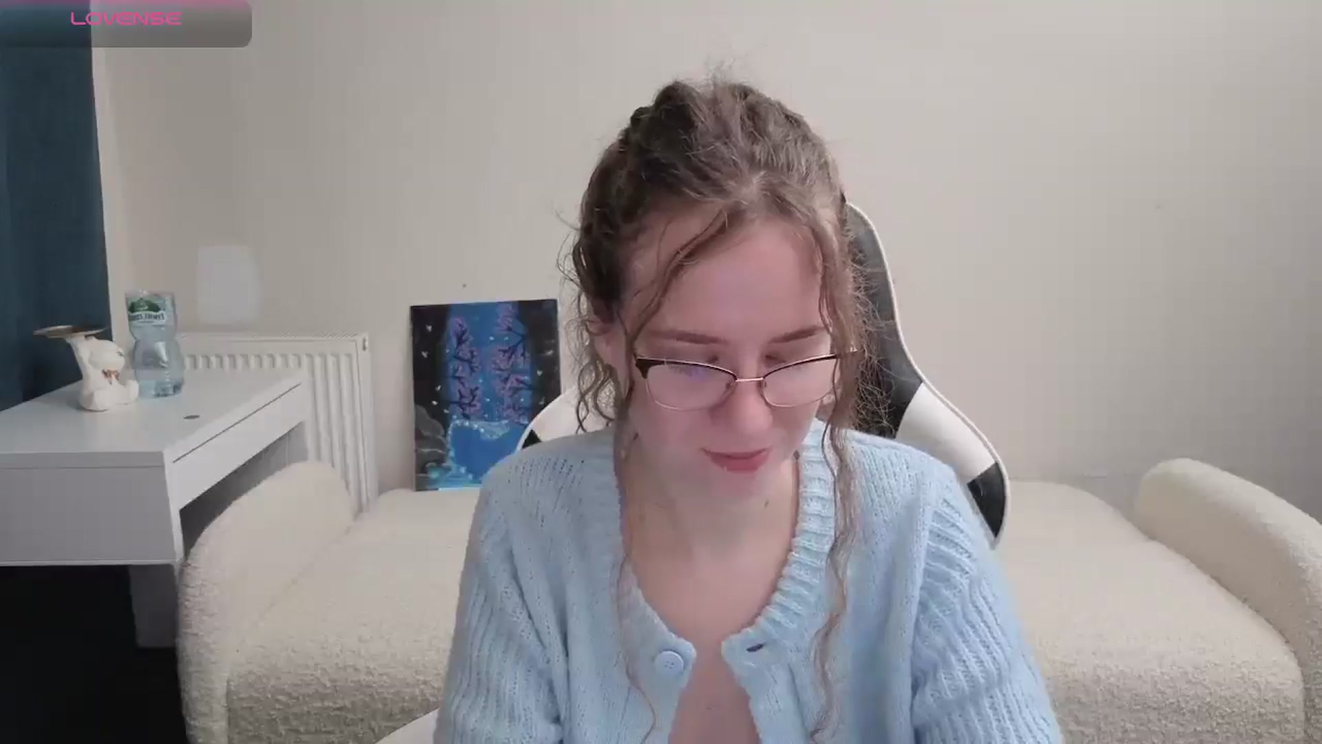 Gallery image thumbnail from BlueFlowerr's myfreecams stream on, 03/25/2026, 24:52 image 7 of 20