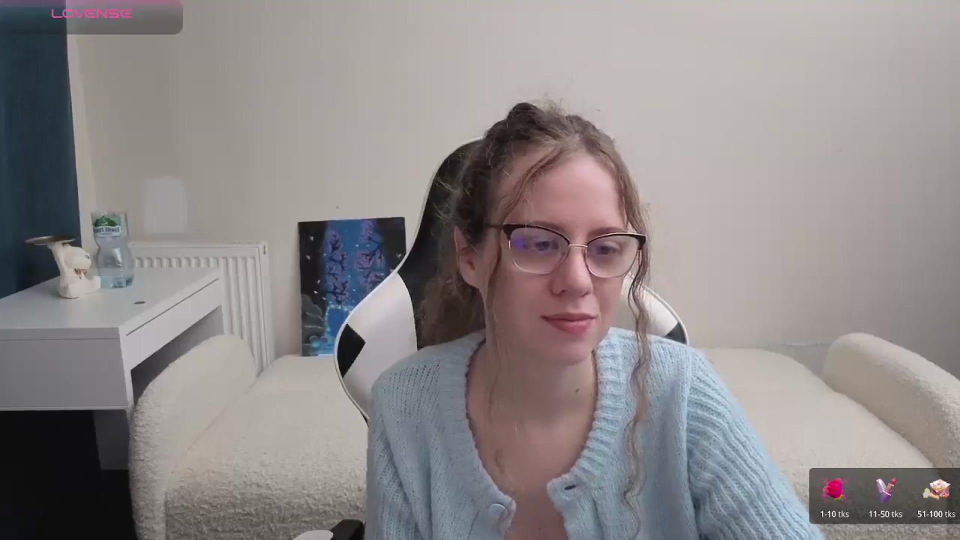 Gallery image thumbnail from BlueFlowerr's myfreecams stream on, 03/25/2026, 24:52 image 9 of 20