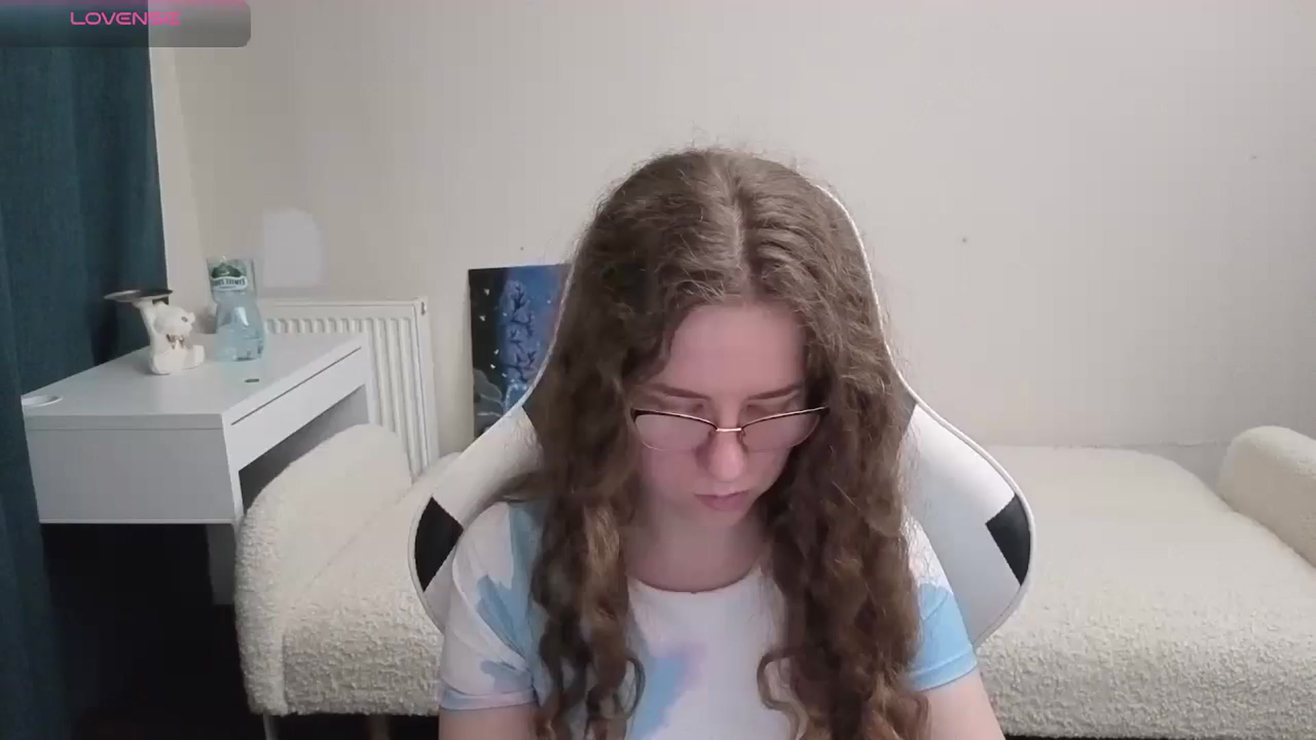 Gallery image thumbnail from BlueFlowerr's myfreecams stream on, 03/26/2026, 19:21 image 6 of 20