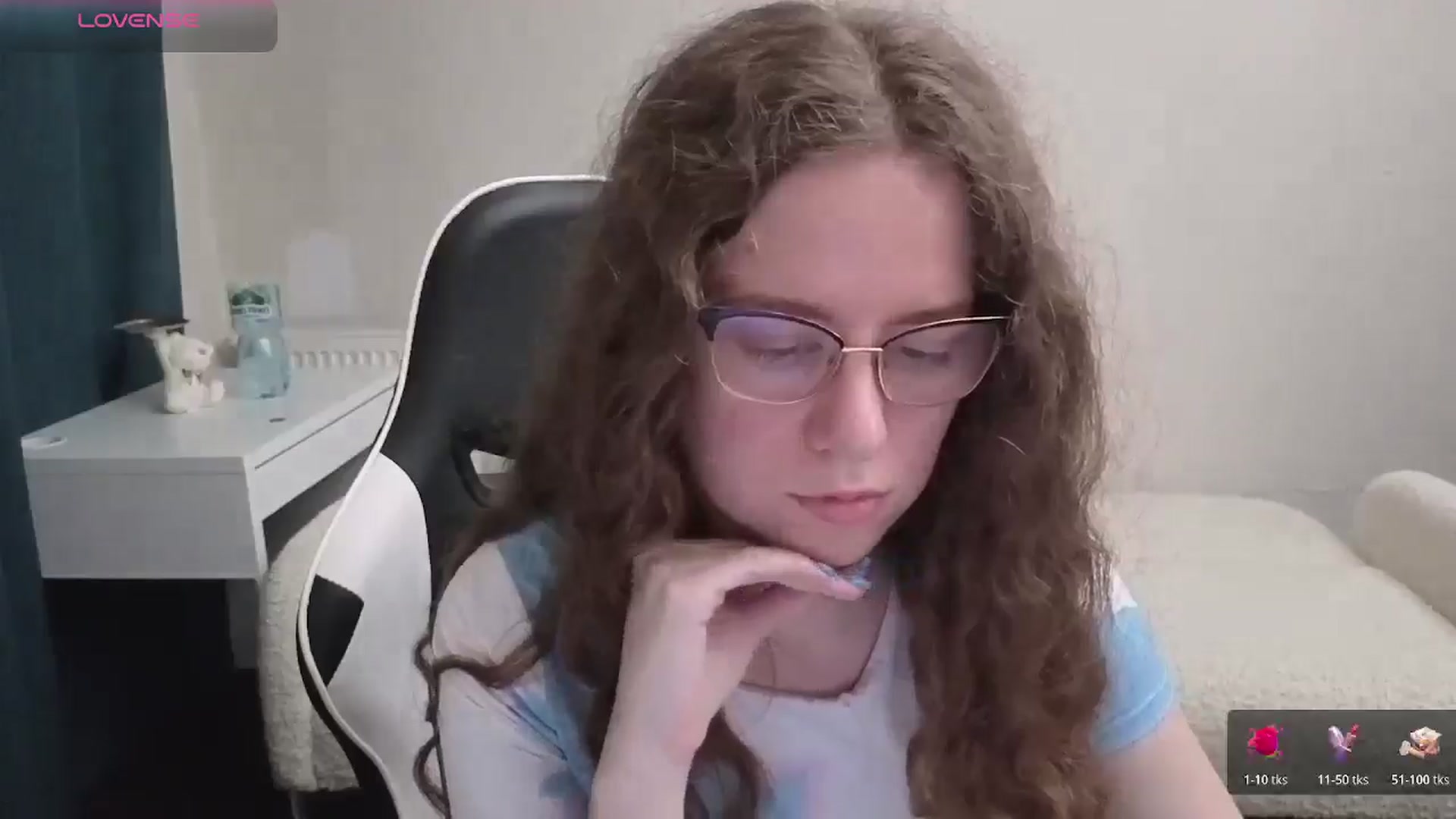 Gallery image thumbnail from BlueFlowerr's myfreecams stream on, 03/26/2026, 19:21 image 14 of 20