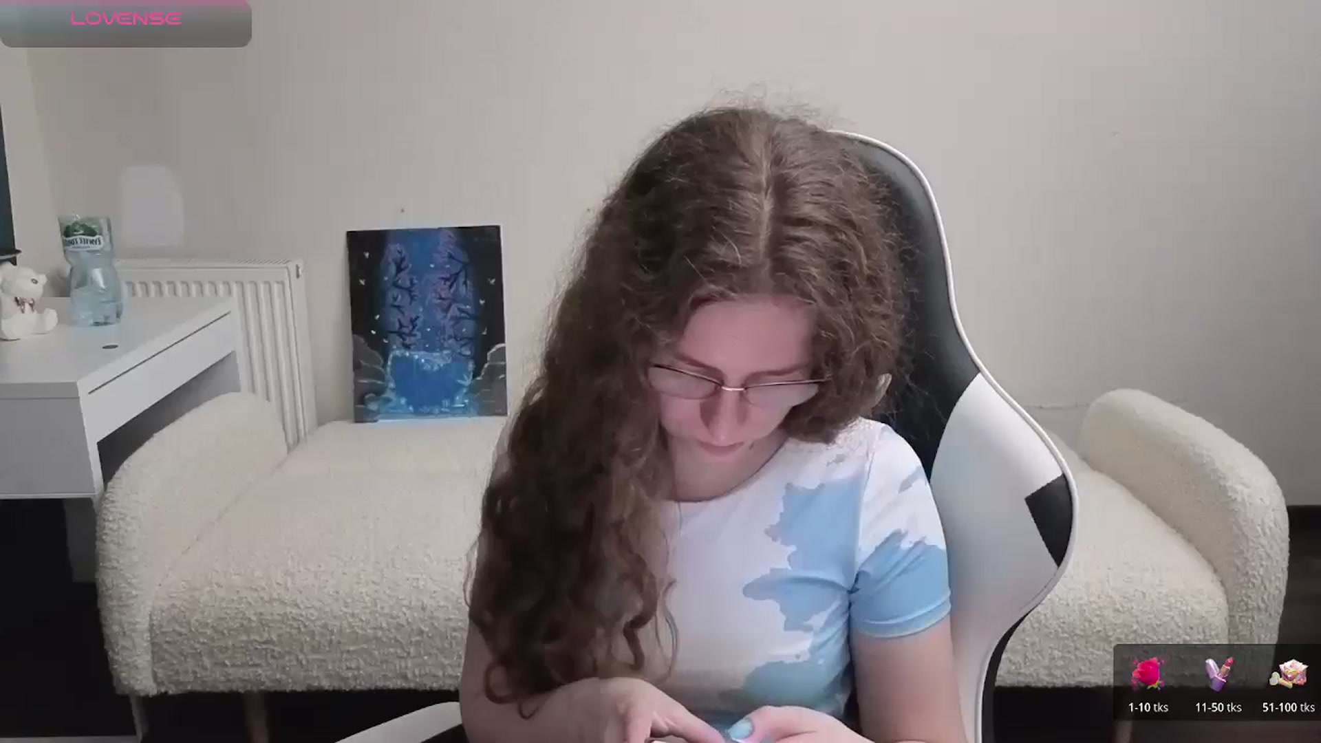 Gallery image thumbnail from BlueFlowerr's myfreecams stream on, 03/26/2026, 22:08 image 16 of 20