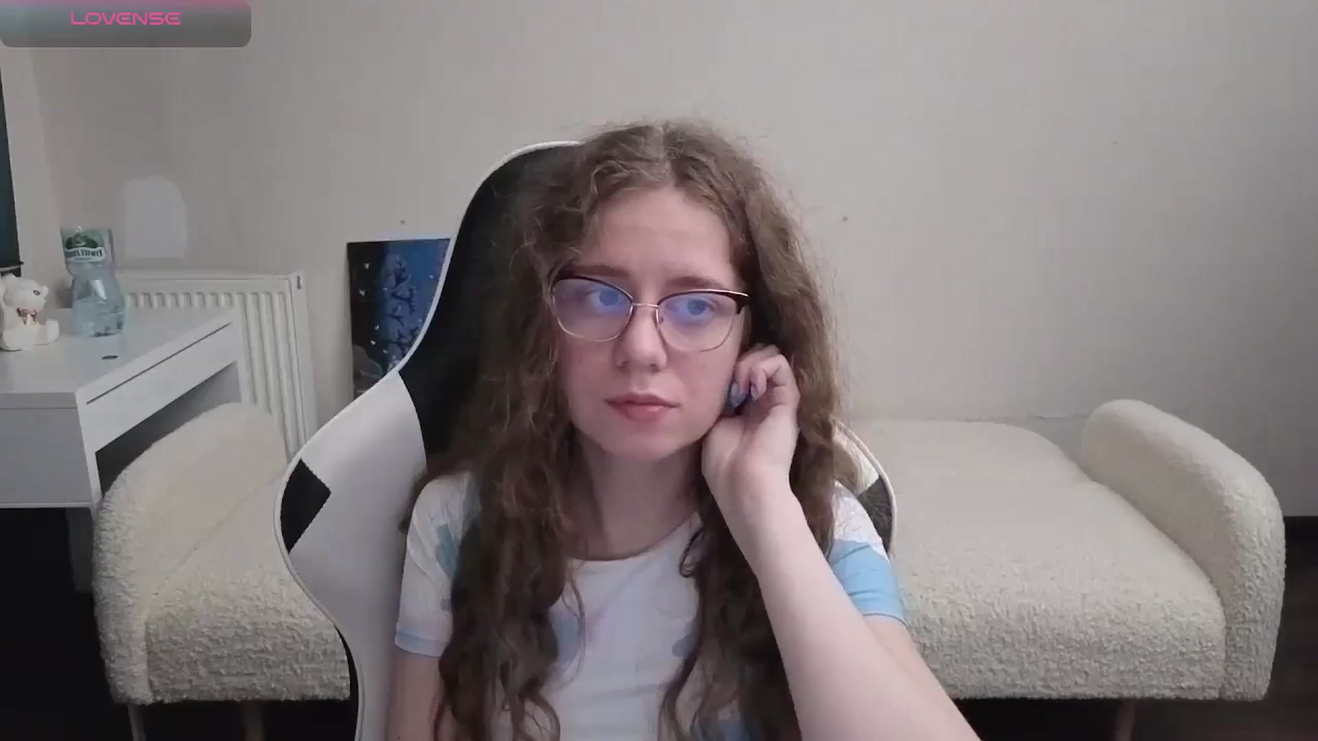 Gallery image thumbnail from BlueFlowerr's myfreecams stream on, 03/26/2026, 23:17 image 6 of 20