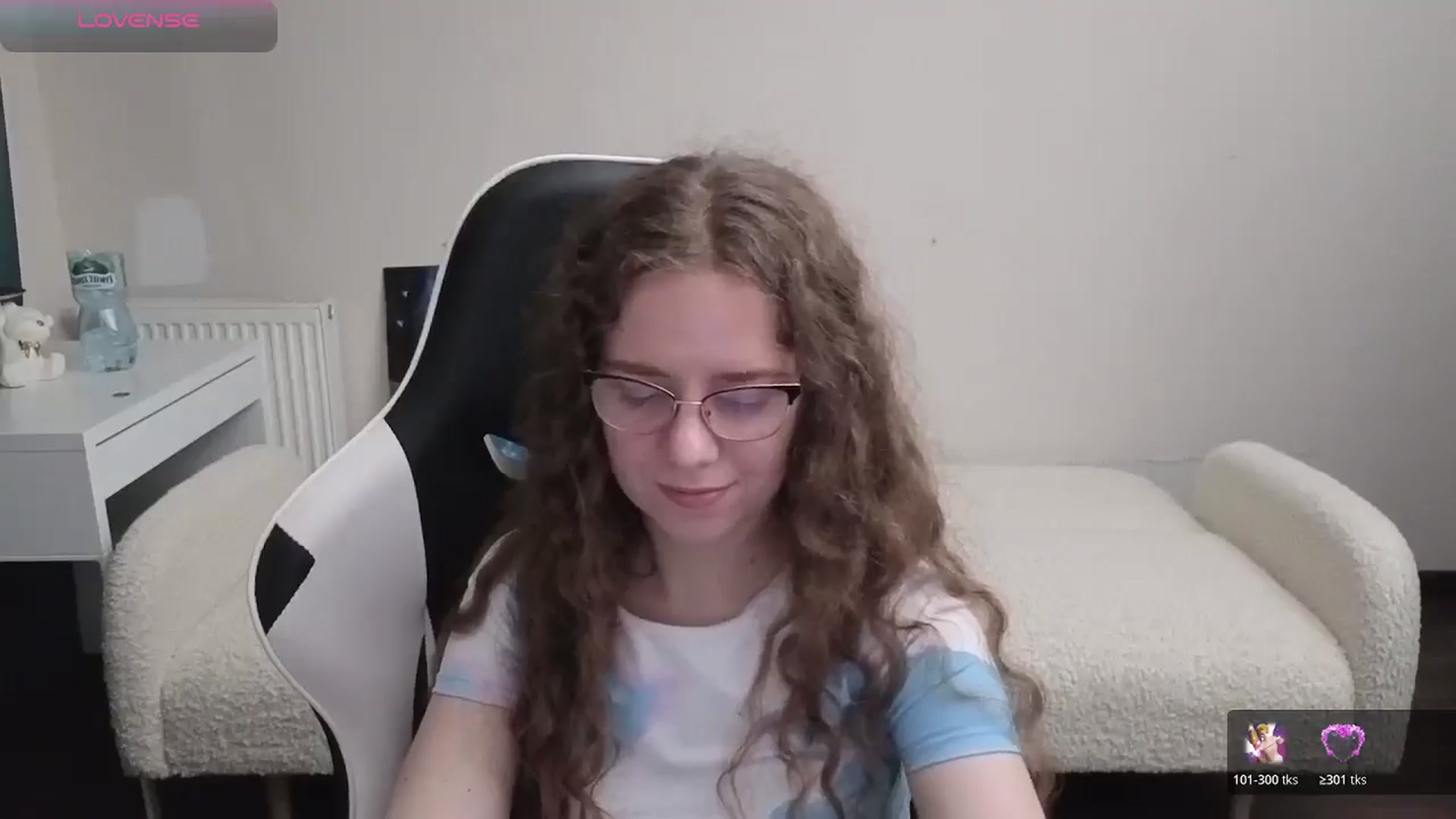 Gallery image thumbnail from BlueFlowerr's myfreecams stream on, 03/26/2026, 23:17 image 20 of 20