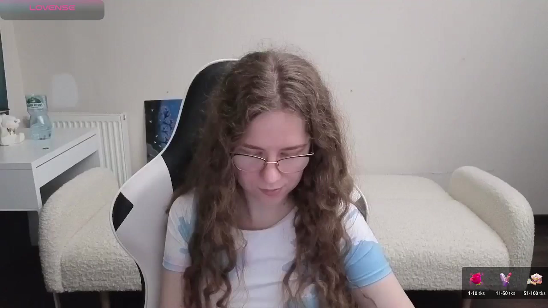 Gallery image thumbnail from BlueFlowerr's myfreecams stream on, 03/26/2026, 23:17 image 3 of 20