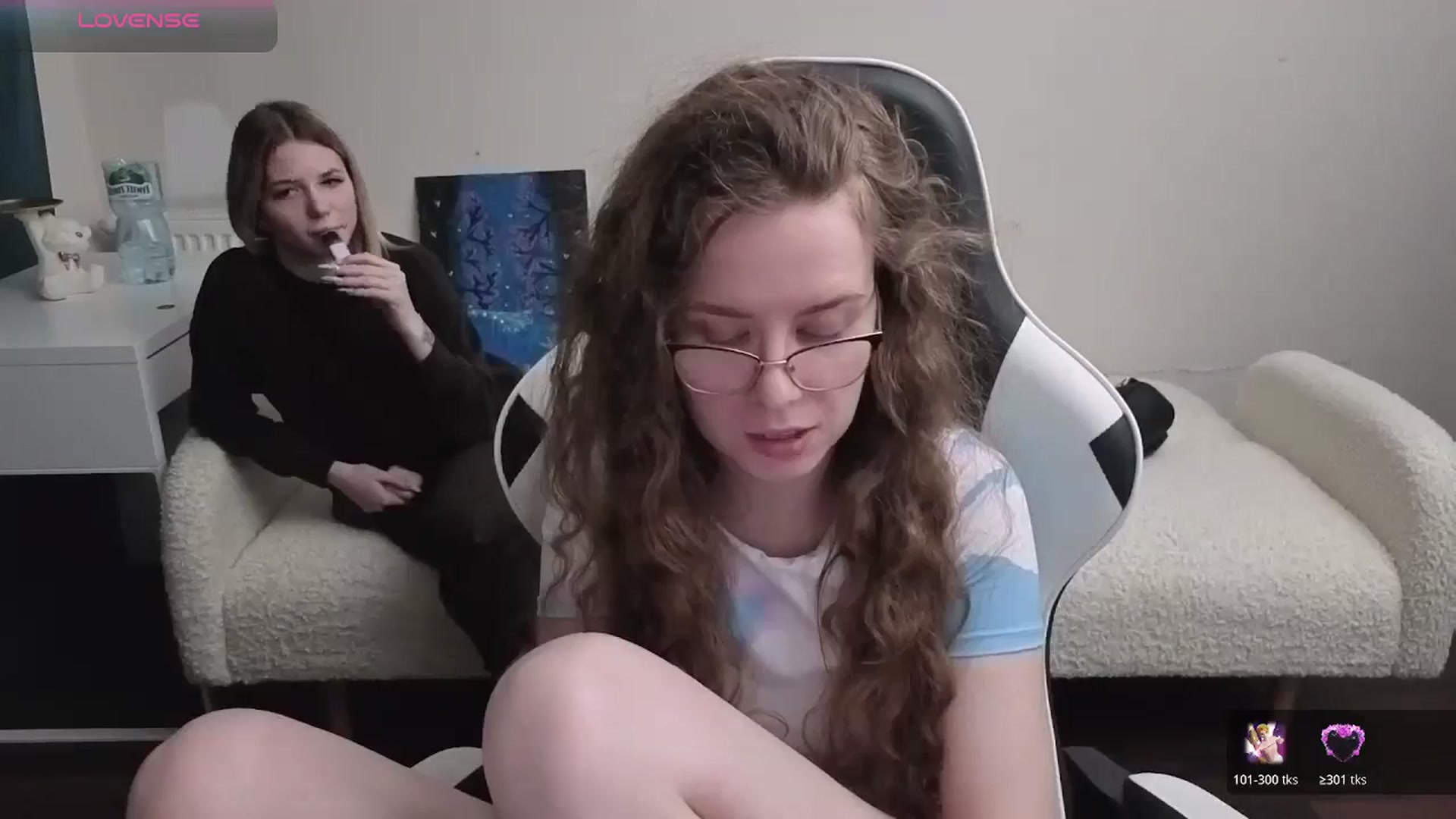Gallery image thumbnail from BlueFlowerr's myfreecams stream on, 03/27/2026, 03:27 image 9 of 20