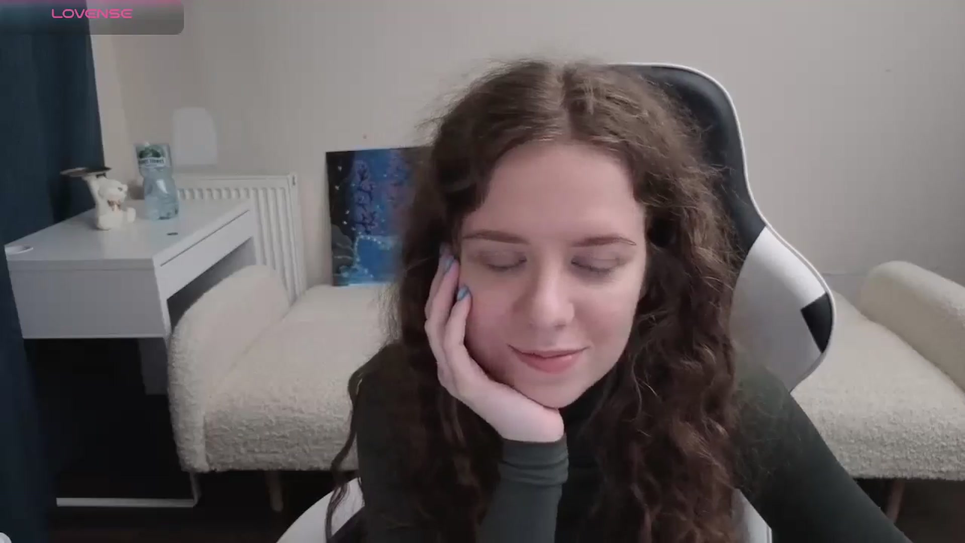 Gallery image thumbnail from BlueFlowerr's myfreecams stream on, 03/27/2026, 20:41 image 4 of 20