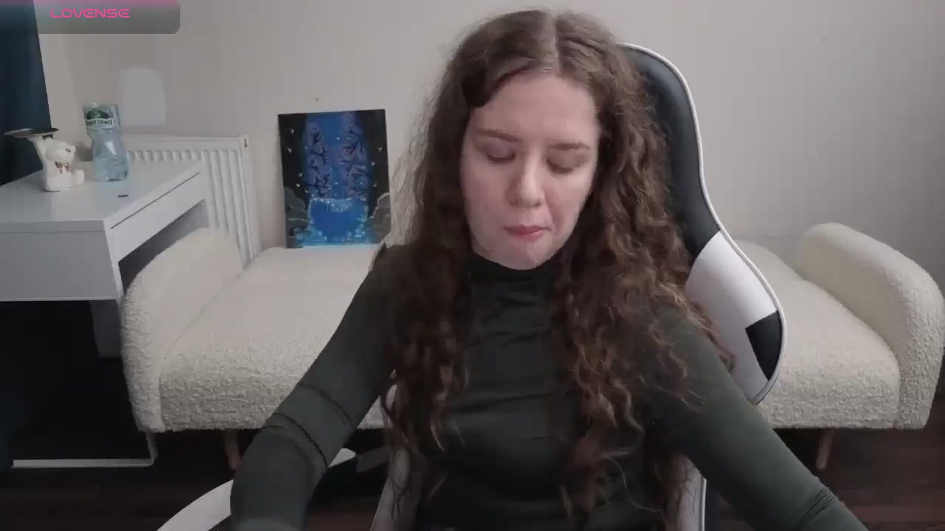 Gallery image thumbnail from BlueFlowerr's myfreecams stream on, 03/27/2026, 22:35 image 18 of 20