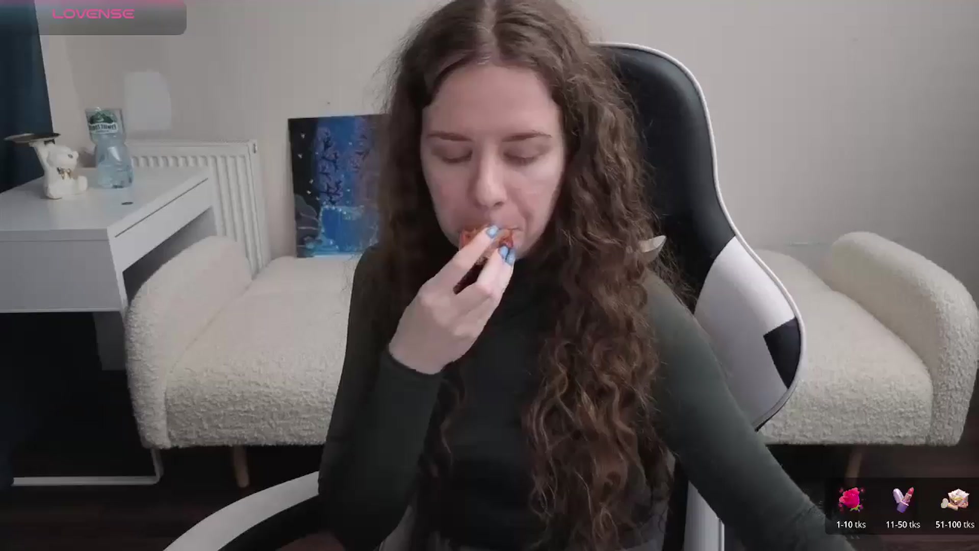 Gallery image thumbnail from BlueFlowerr's myfreecams stream on, 03/27/2026, 22:35 image 7 of 20